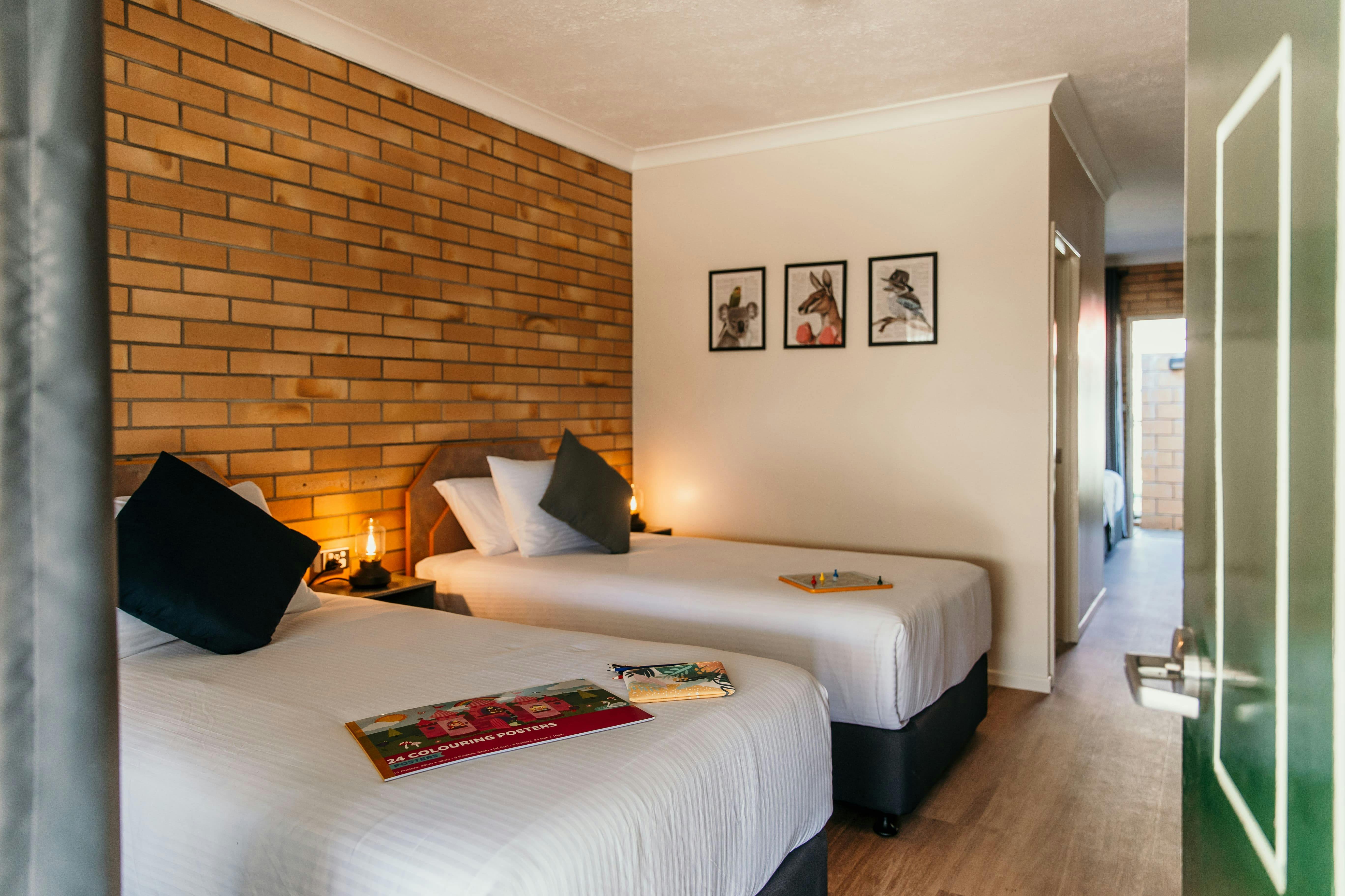 Family Room twin beds