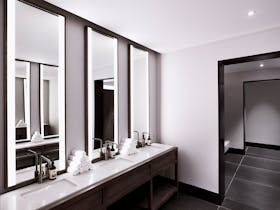 Hale Gym+Spa Bathroom