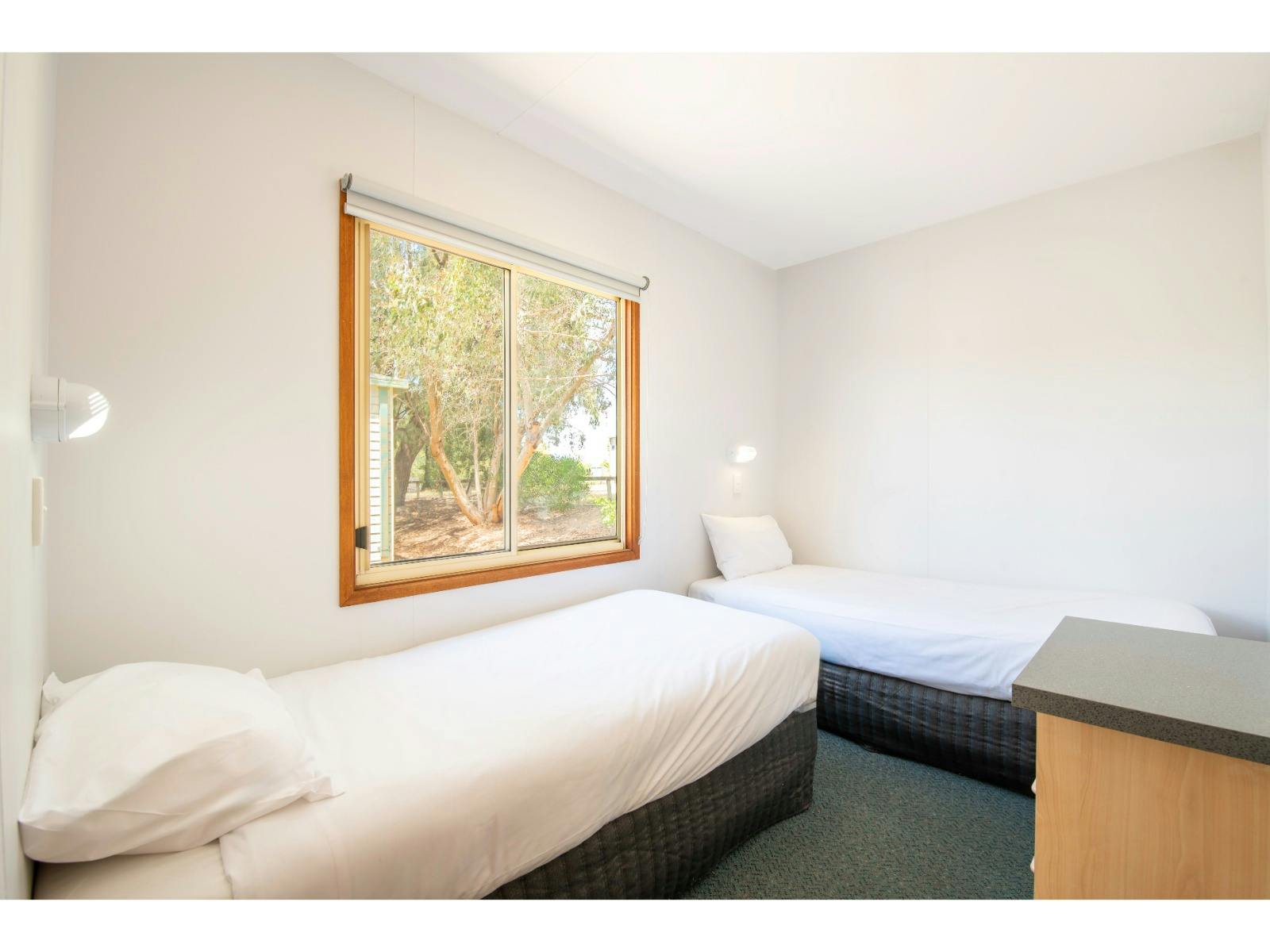 Family Cabin- Sleeps 4