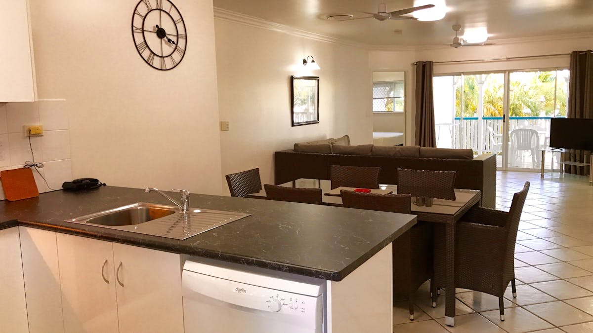 2 bedroom kitchen/living