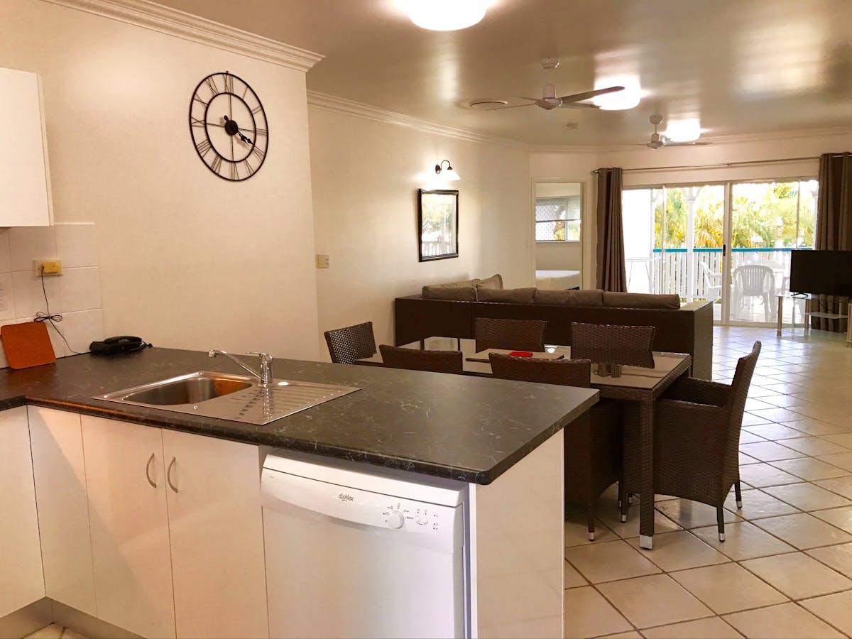 2 bedroom kitchen/living