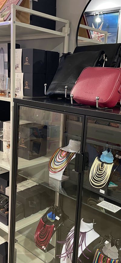 Elegant accessories and jewellery highlight Pom Pom Store’s refined taste.