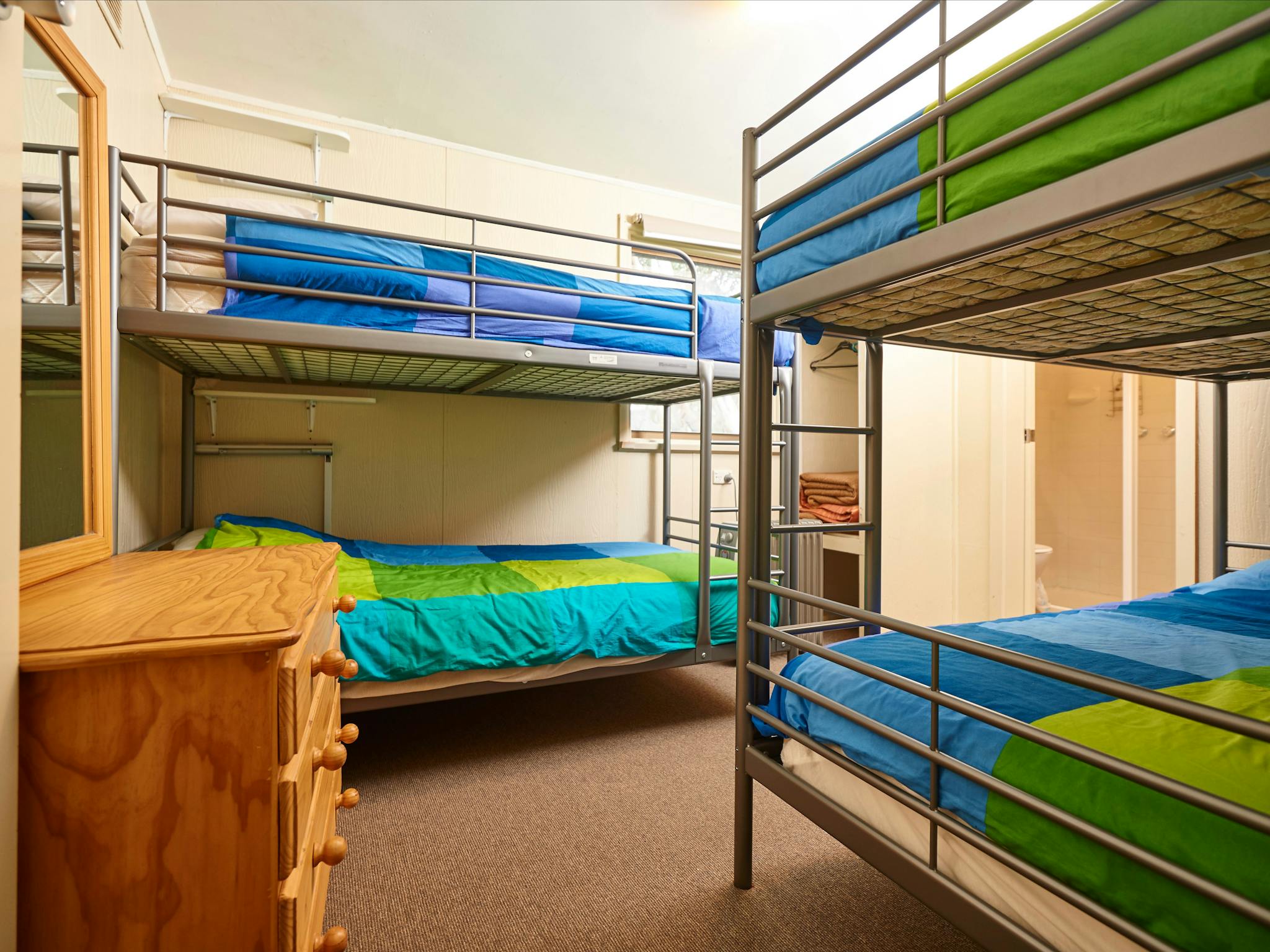 Room one bunk bed ensuite accommodation Cawarra Ski Club Mt Buller