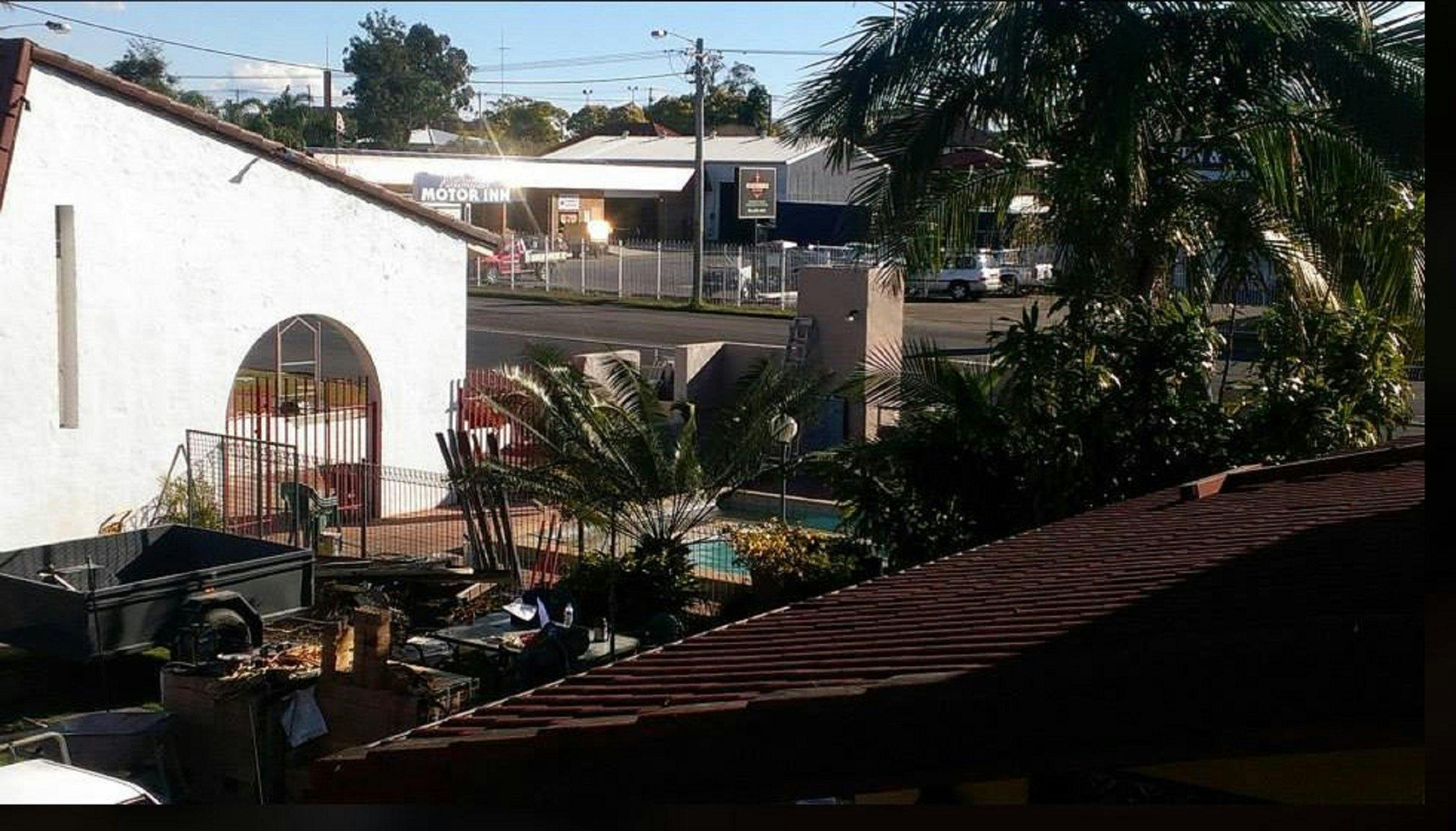 알라바스터 로지 모터 인