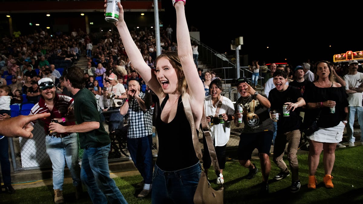 PBR fan cheering