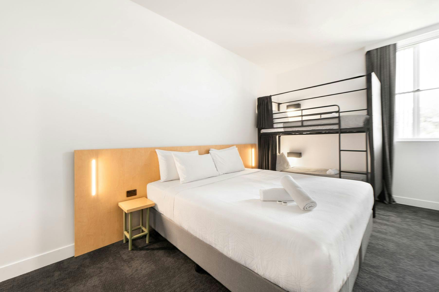 King Plus 2 Ensuite