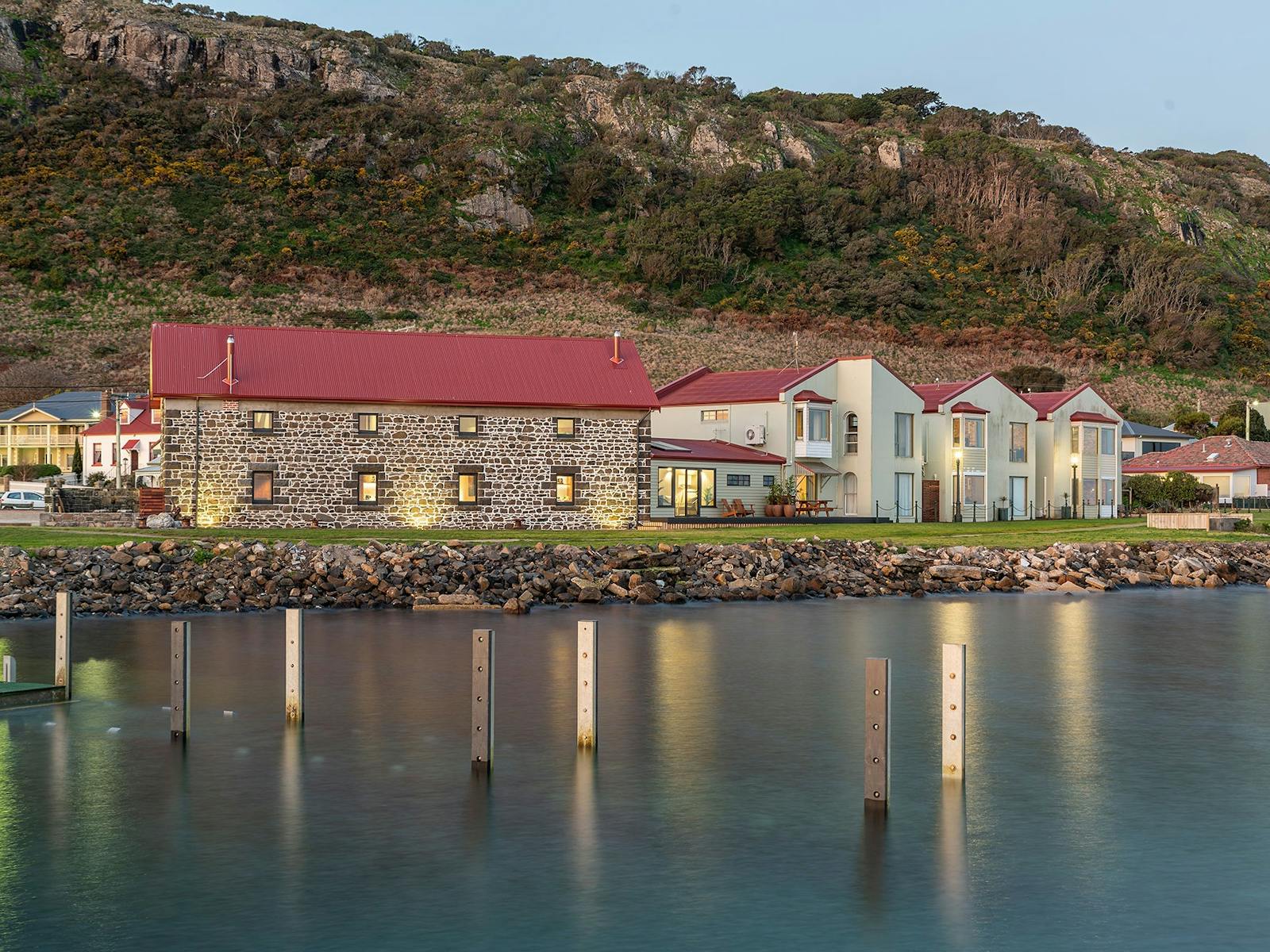 Metres from the water, beautiful in any weather, walk to all of Stanley's attractions
