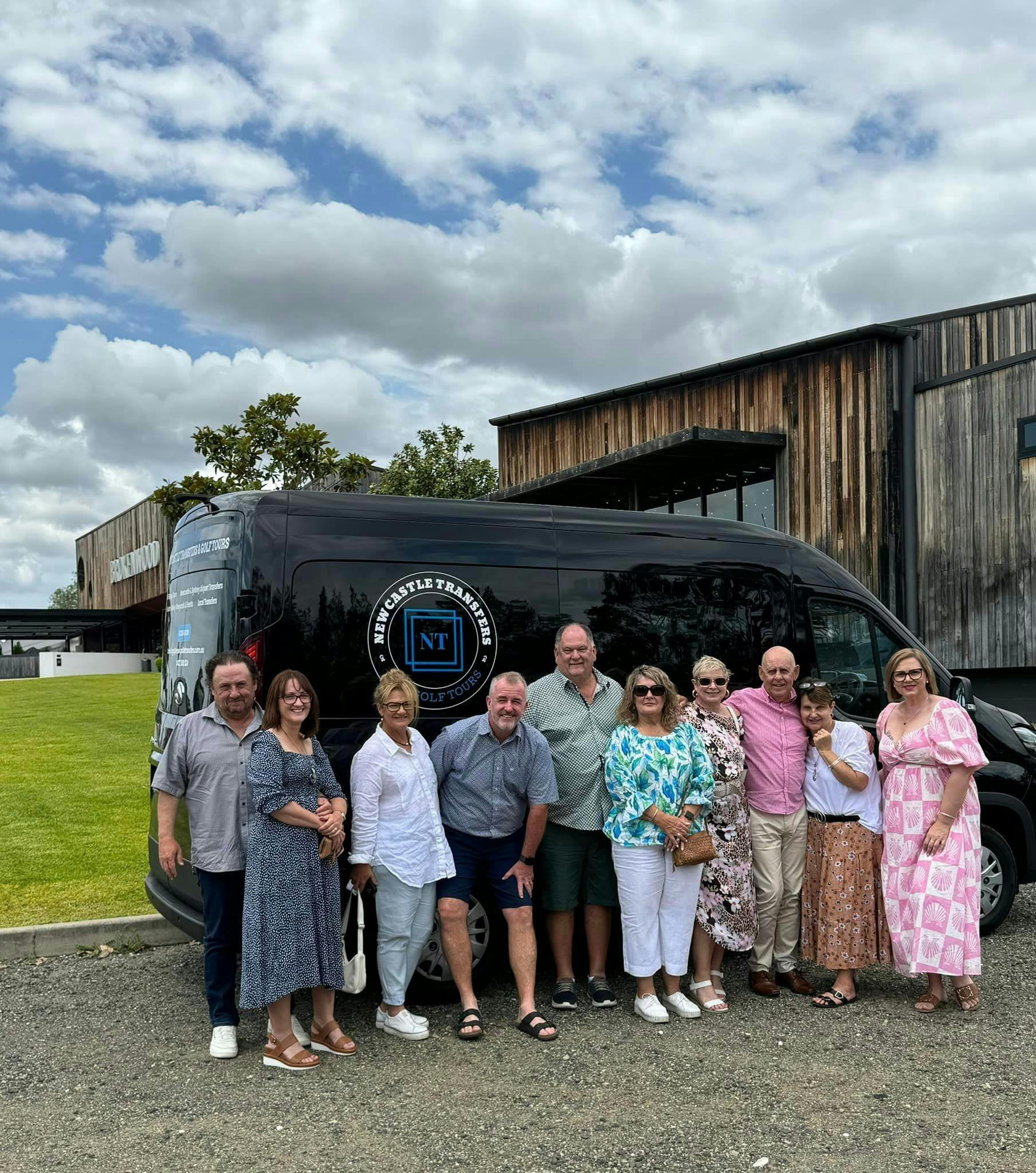 ハンターバレーのワイナリーツアーに参加したグループの写真です。