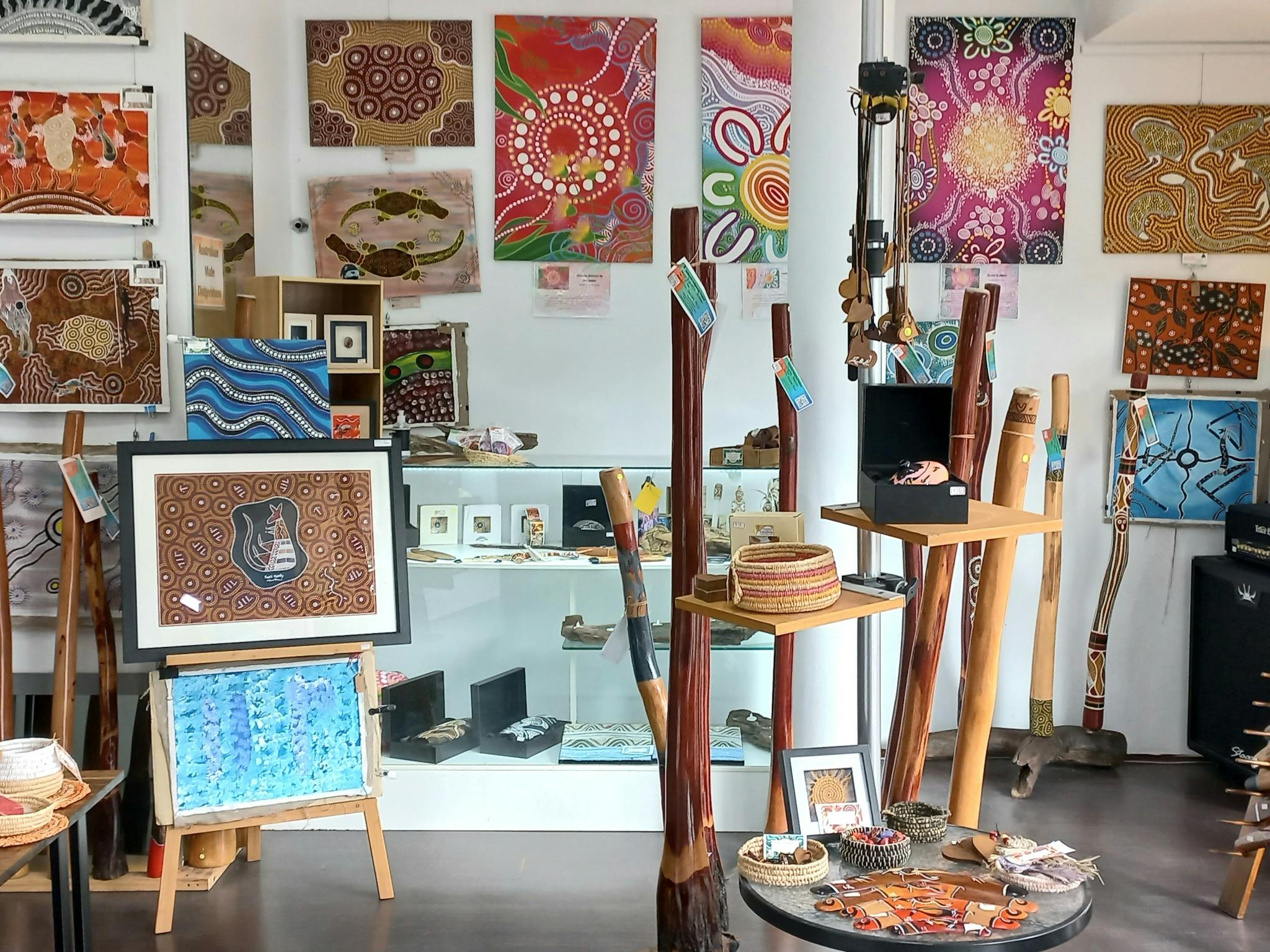 huge range of local Aboriginal artists huge range of local Aboriginal artists