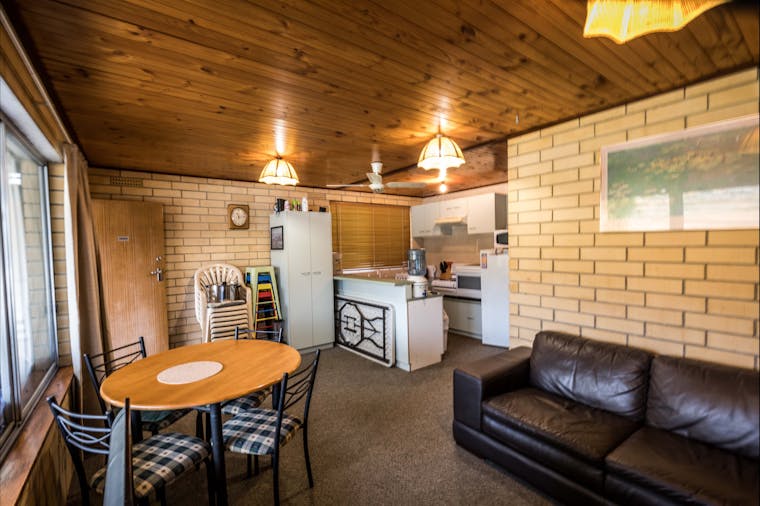 80 Page Drive Blanchetown River Shack Rentals