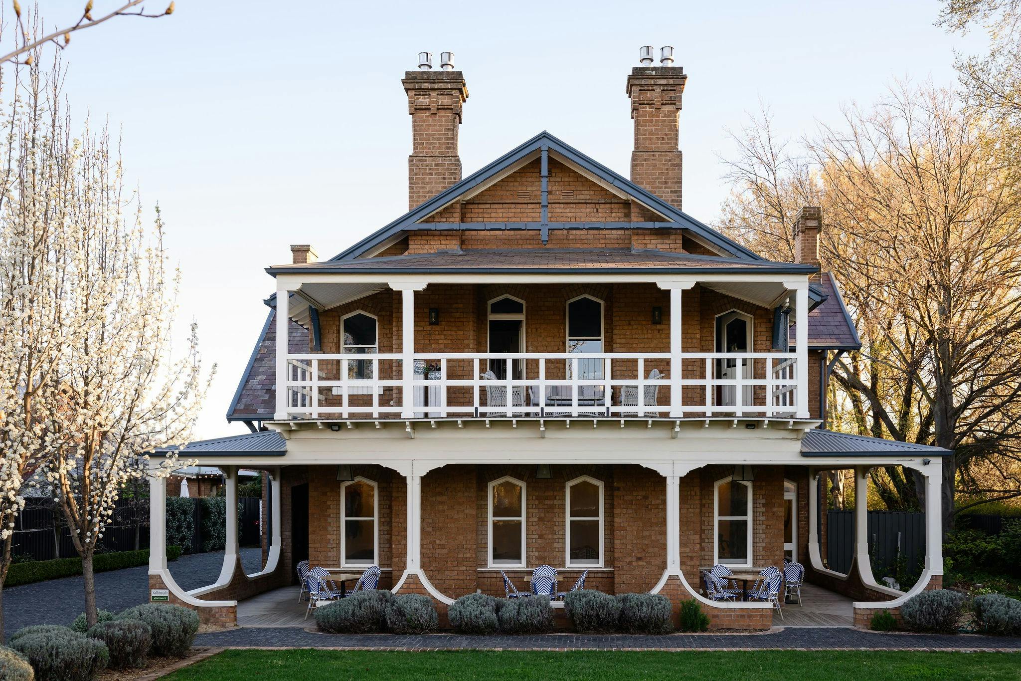 Historic exterior of the c. 1896 Yallungah Boutique Hotel.