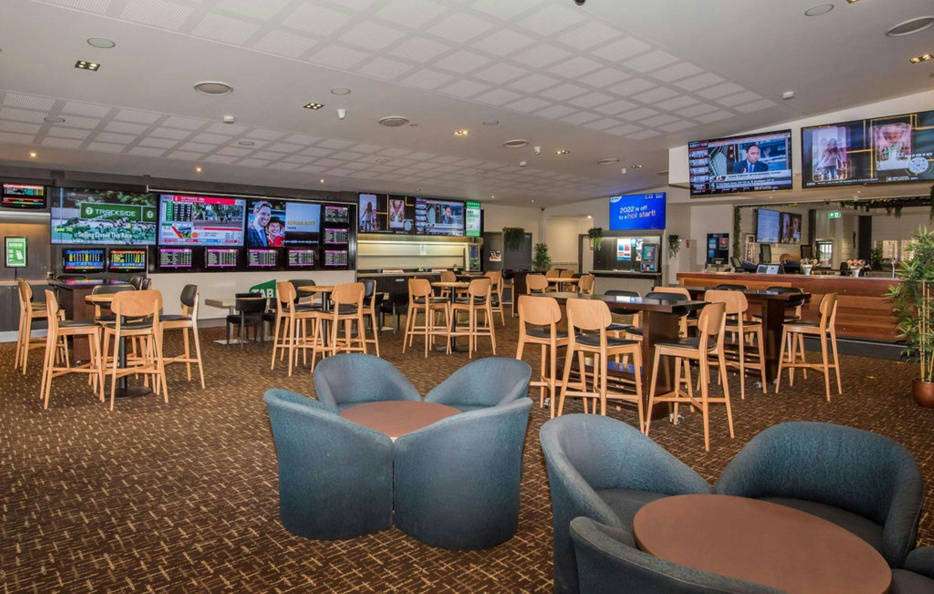 Warilla Hotel Bar & Bistro in Shellharbour