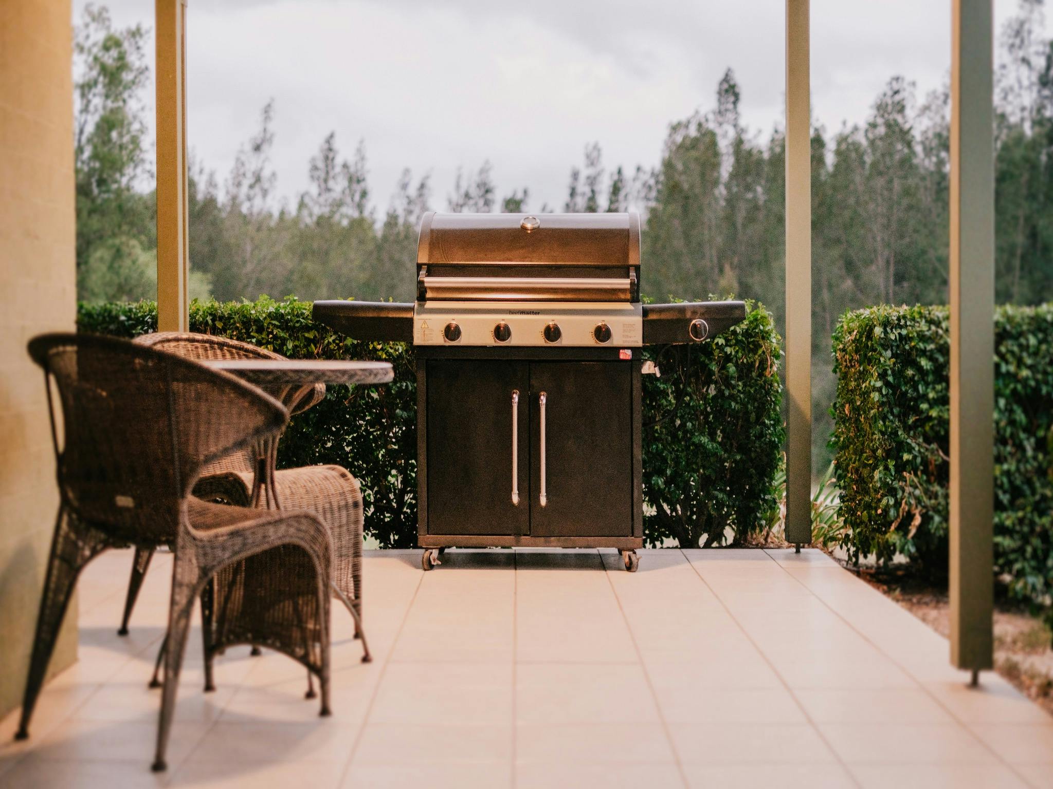 Sunset Ridge - Exterior Seating and BBQ