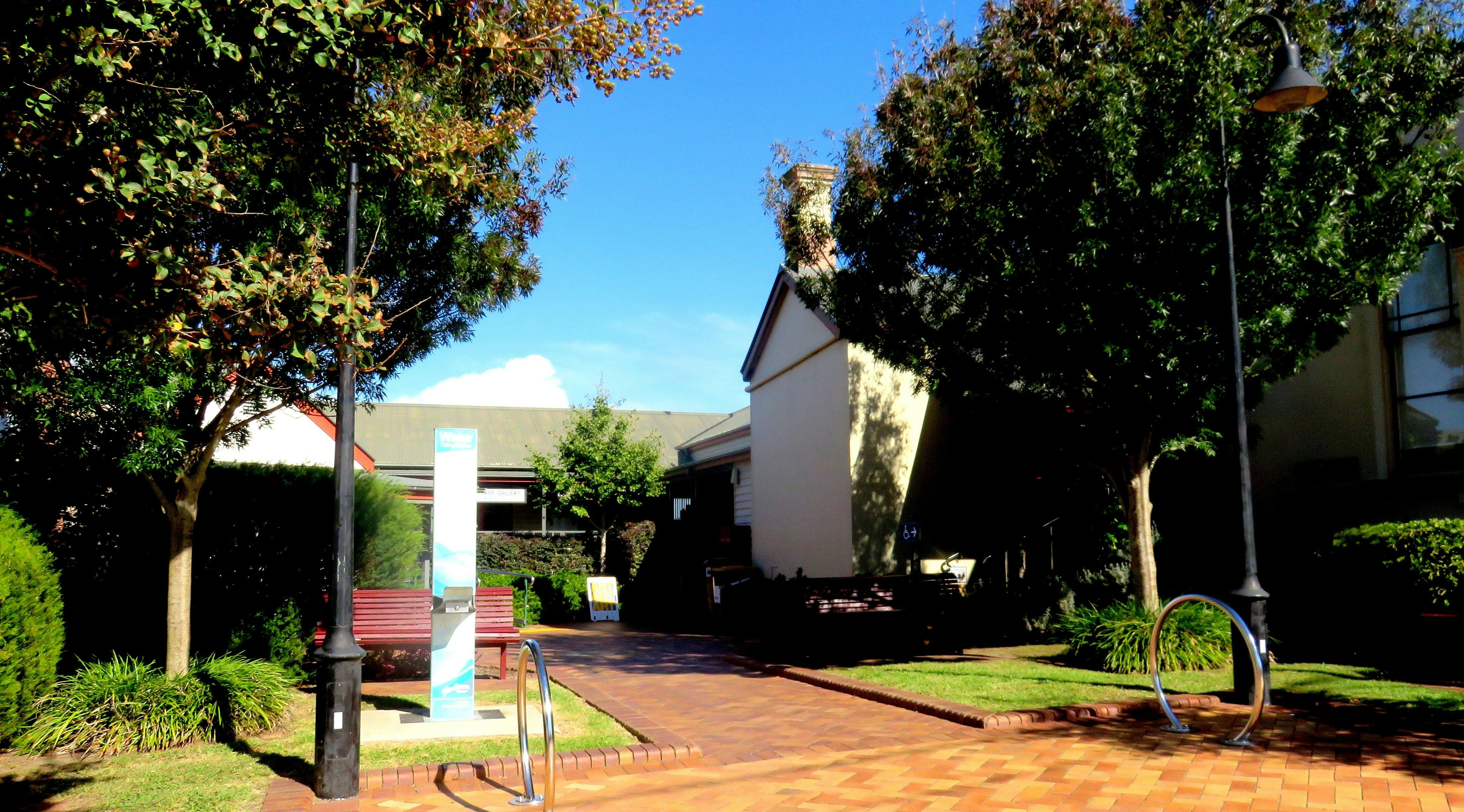 Millhouse  Art Gallery - Courtyard Studios, Milton