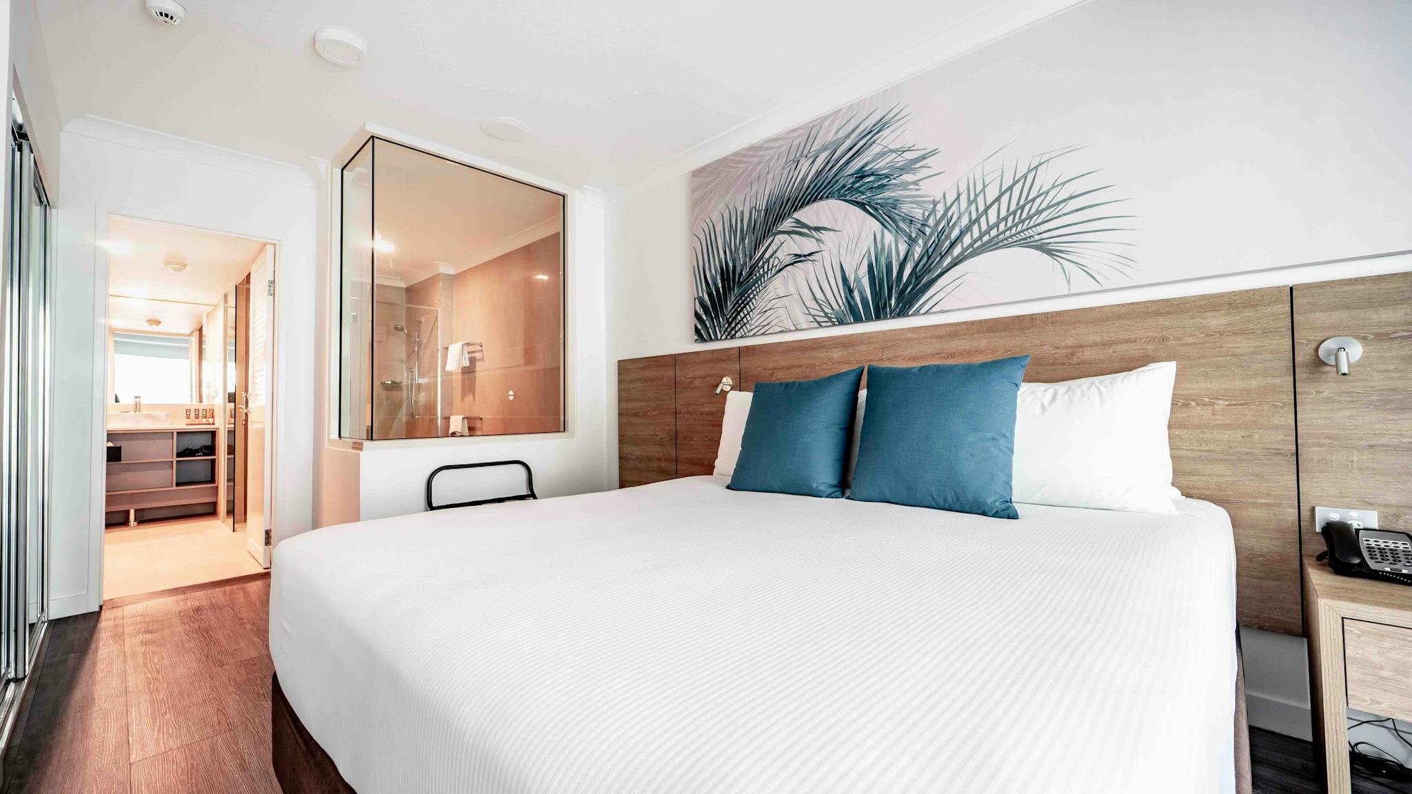 Deluxe Family Suite Novotel Cairns Deluxe Family Suite Novotel Cairns