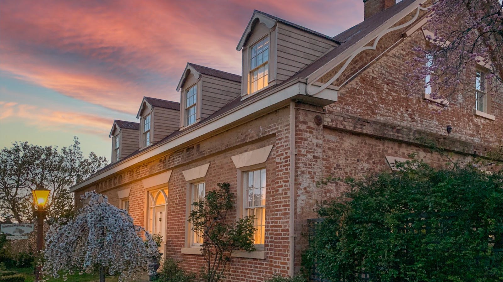 The Racecourse Inn, Longford, Tasmania - heritage listed Bed and Breakfast