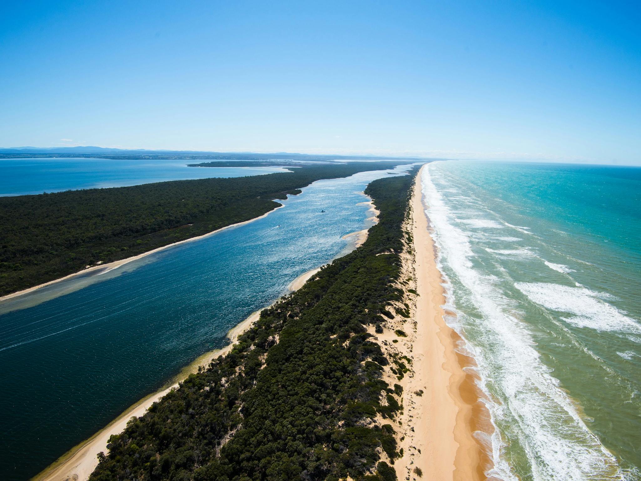Ninety Mile Beach and the Back Lake
