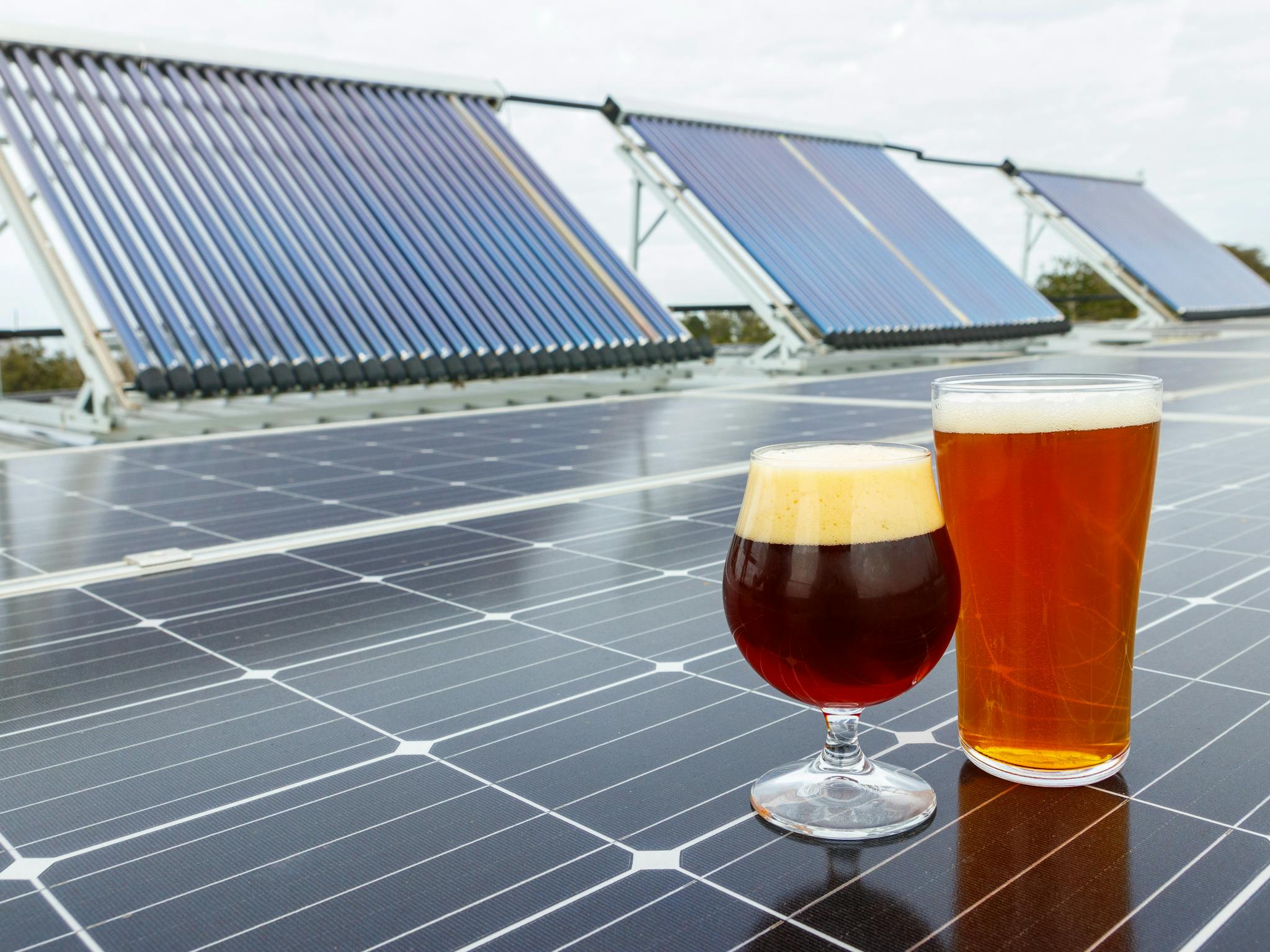 Helios roof with sola r PV and solar thermal systems Helios roof with sola r PV and solar thermal systems