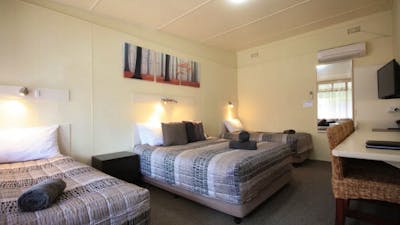 Hi-Way Motor Inn