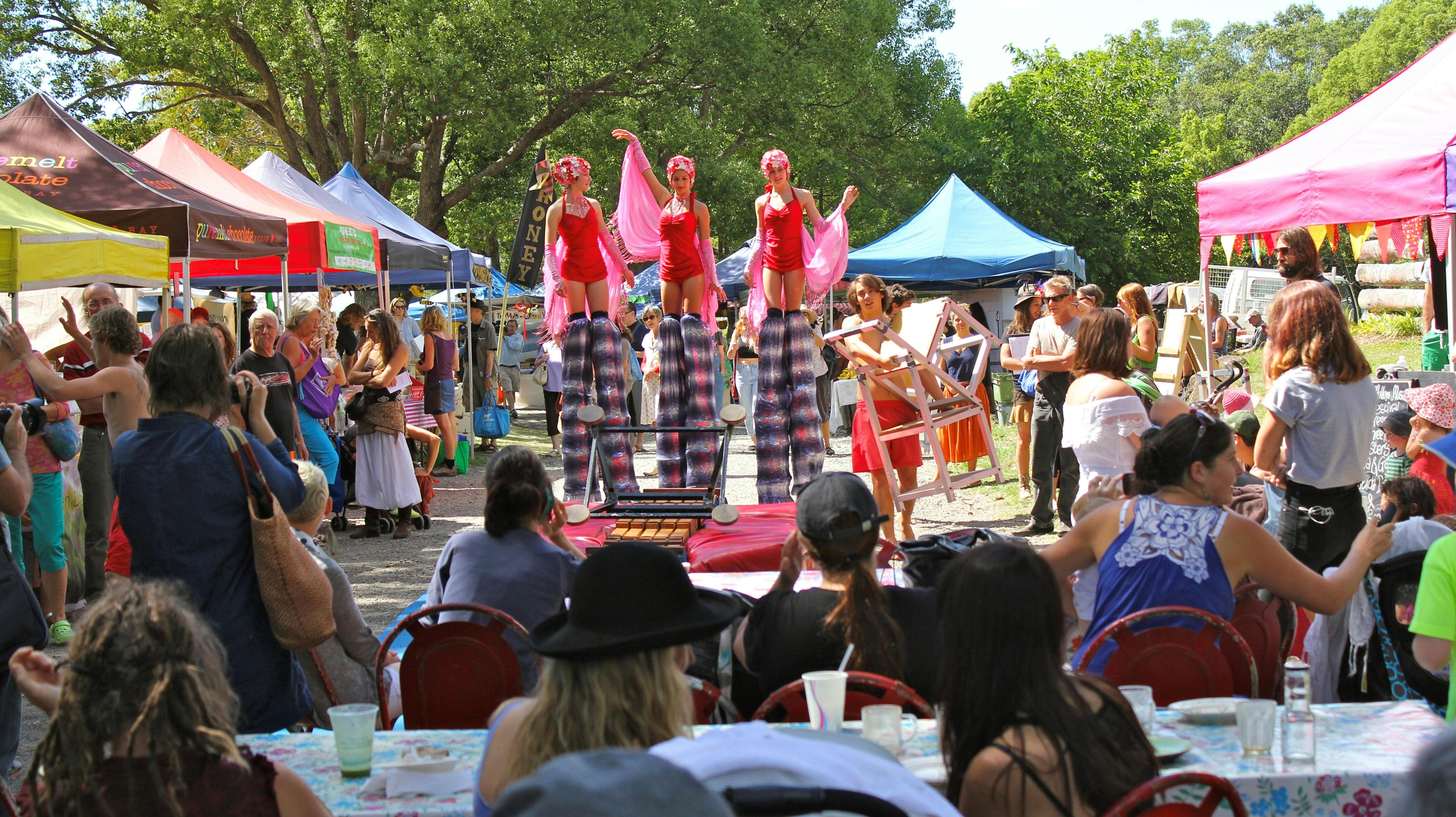 Image of entertainers at the market