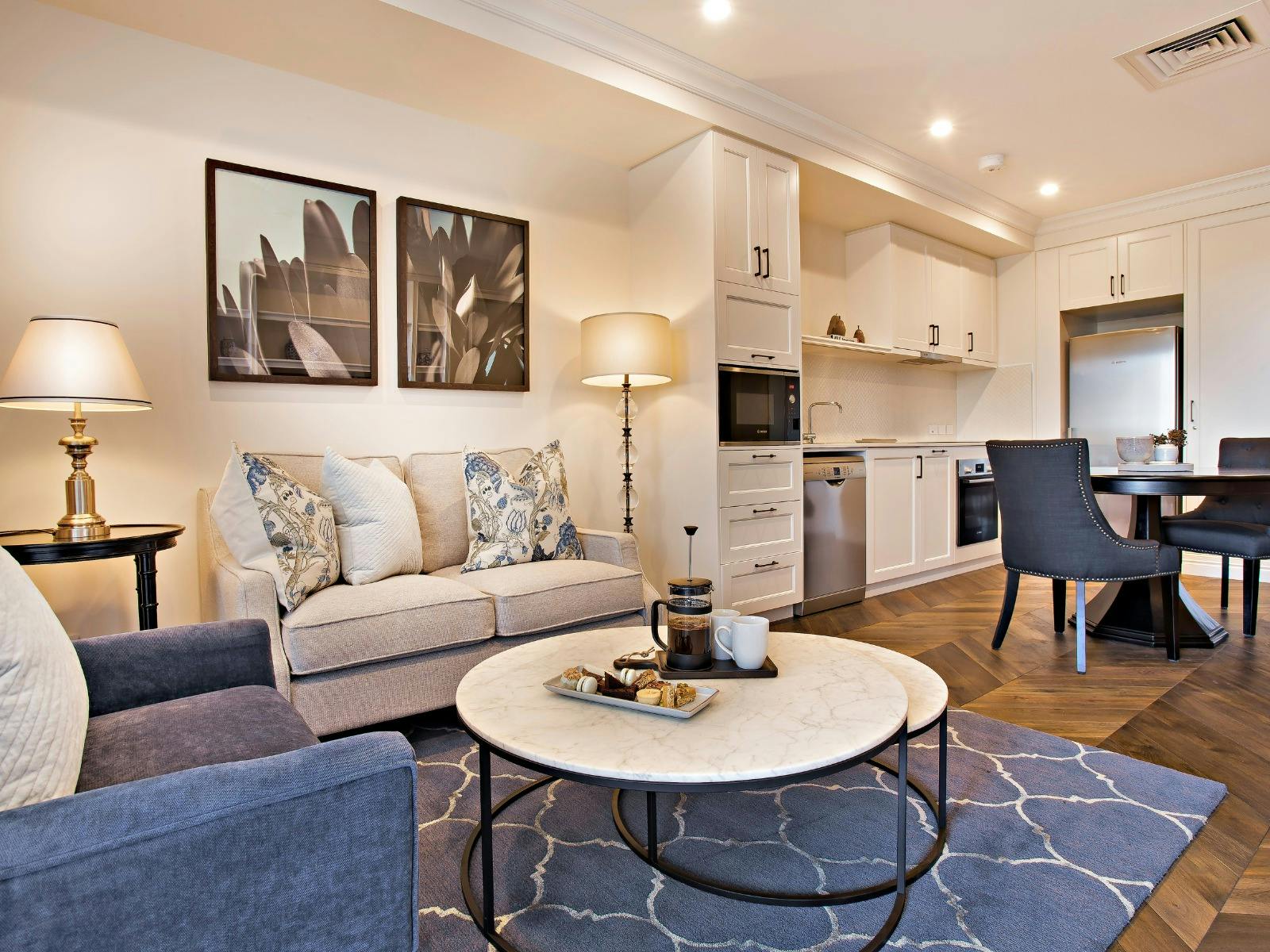 Luxury Living Room in One Bedroom Apartment Luxury Living Room in One Bedroom Apartment