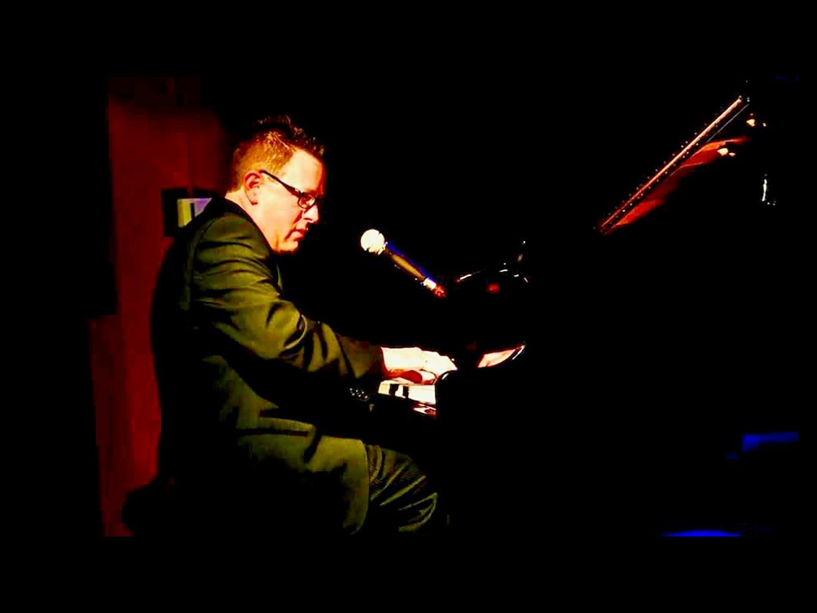 SHOWTUNE SHENANIGANS - MUSICAL THEATRE PIANO BAR