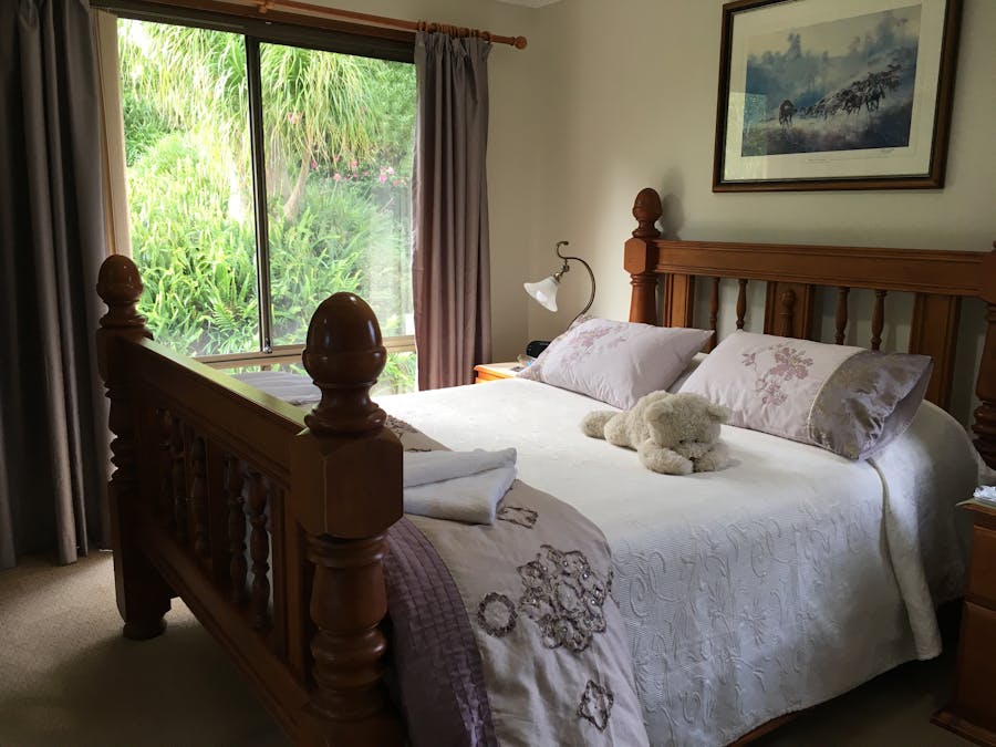 Queen Bed, Double Bed, bathroom