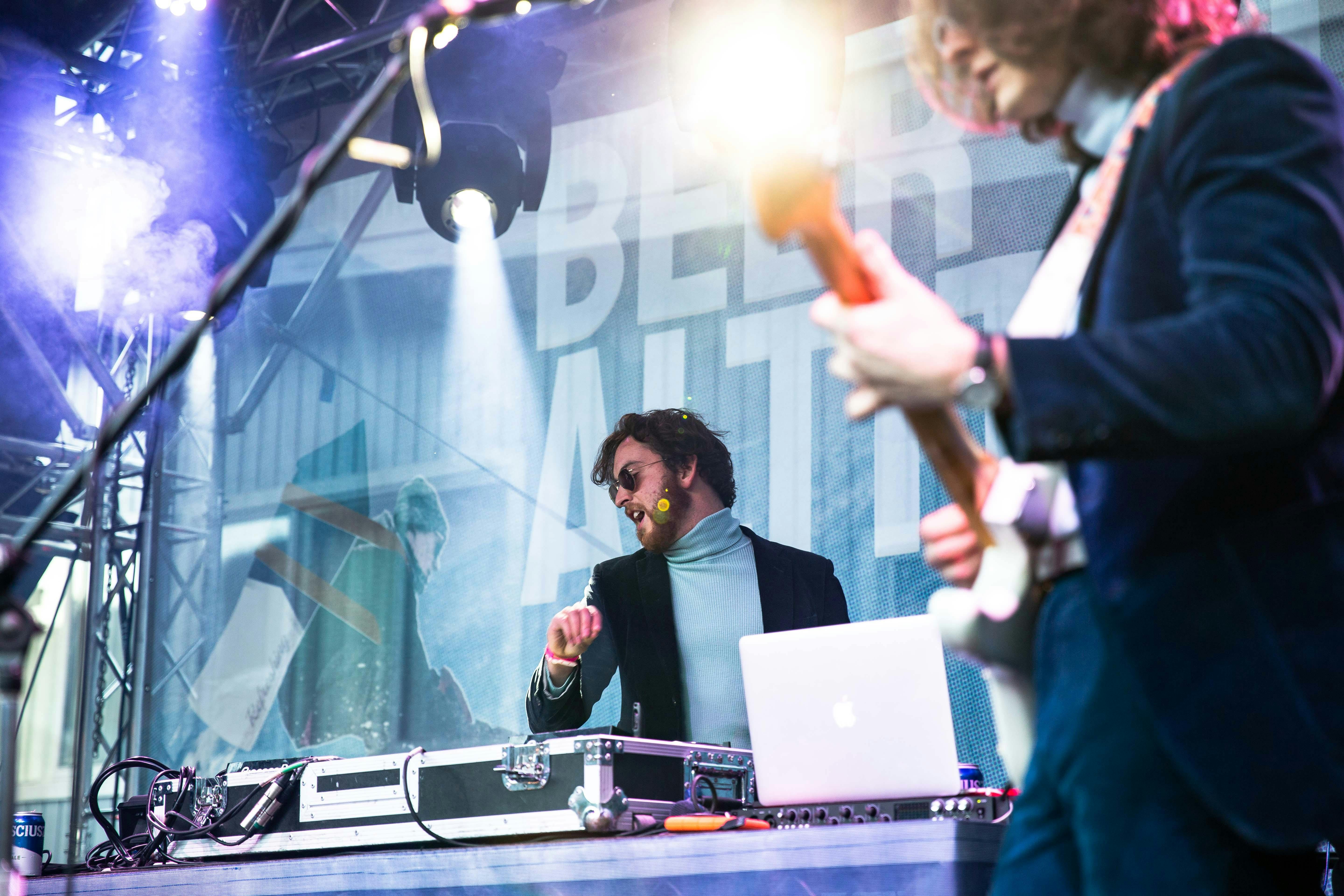 ライブエンターテインメント