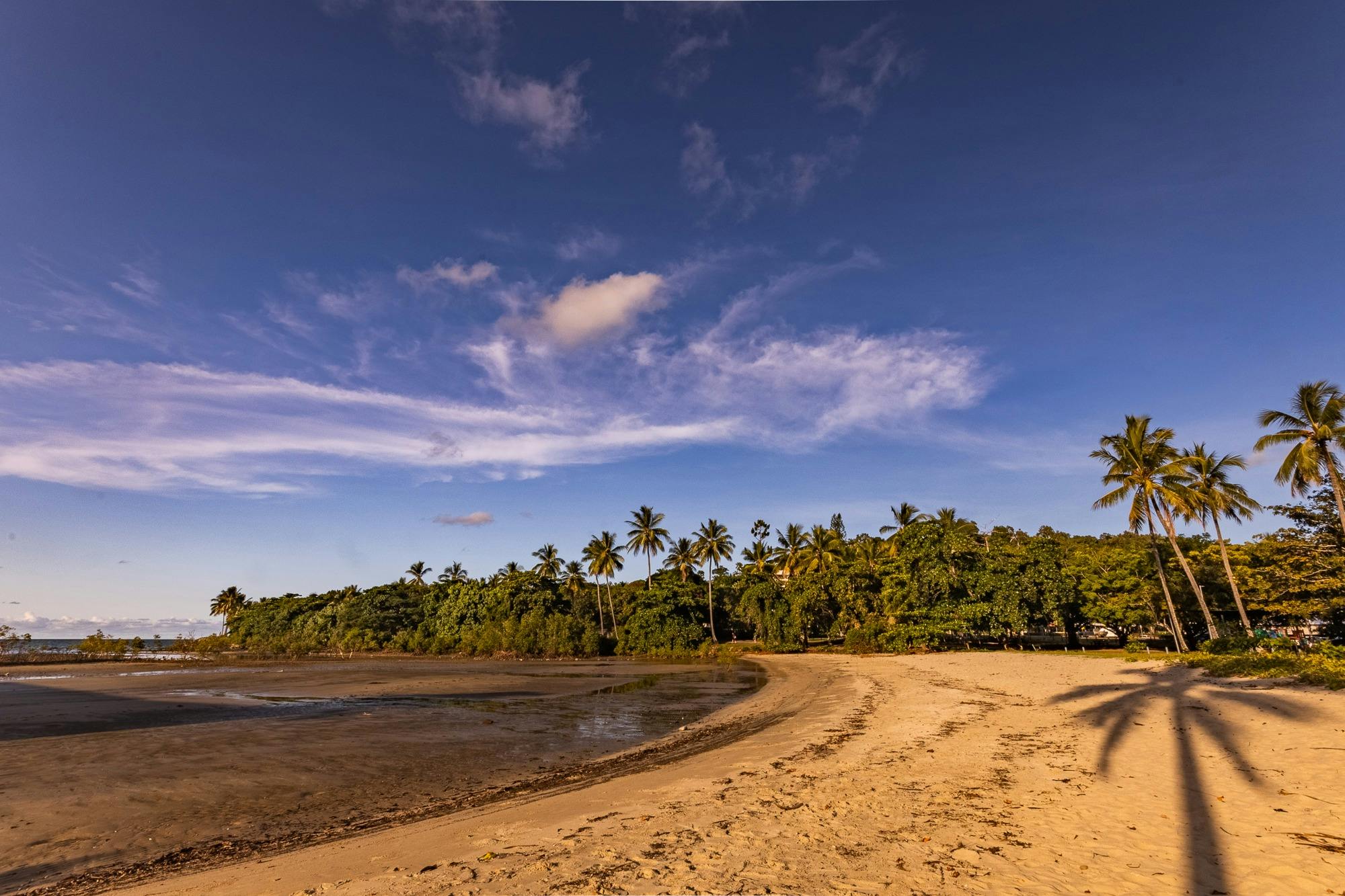 The small beach by the Sugar Wharf in the Golden Hour