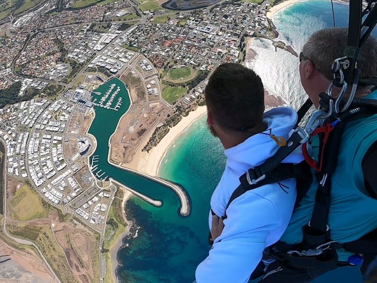 Skydiving-over-Shellharbour