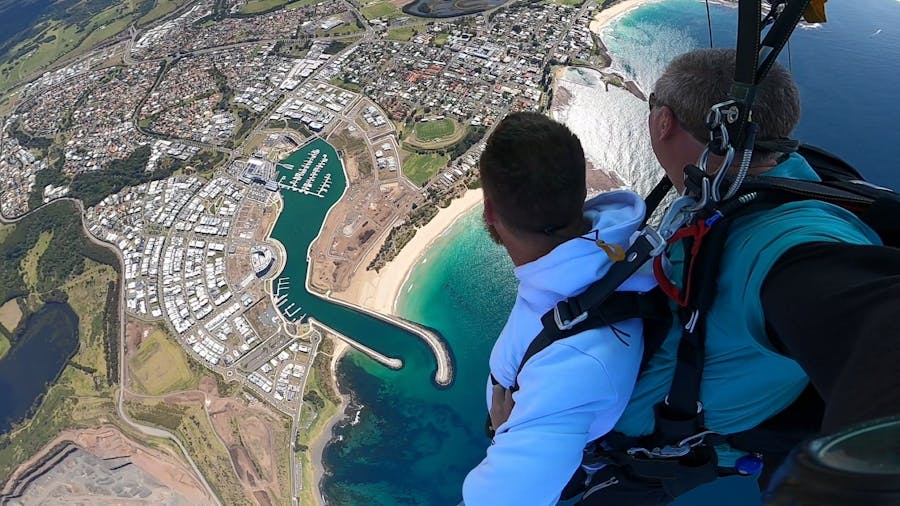 Skydiving-over-Shellharbour