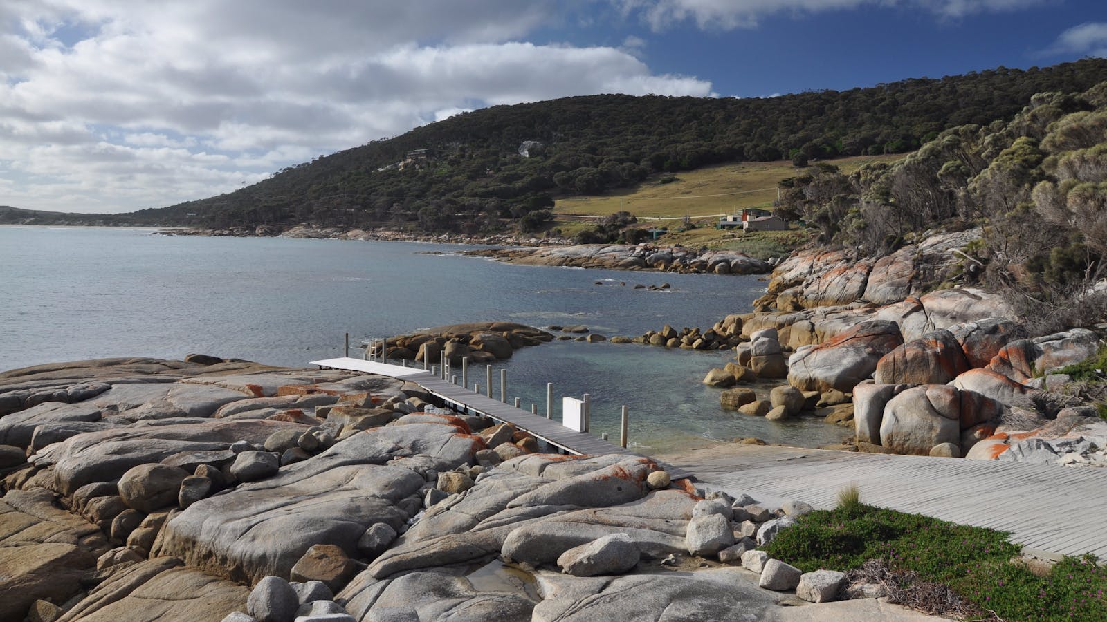 Drive Discovery North Flinders Island