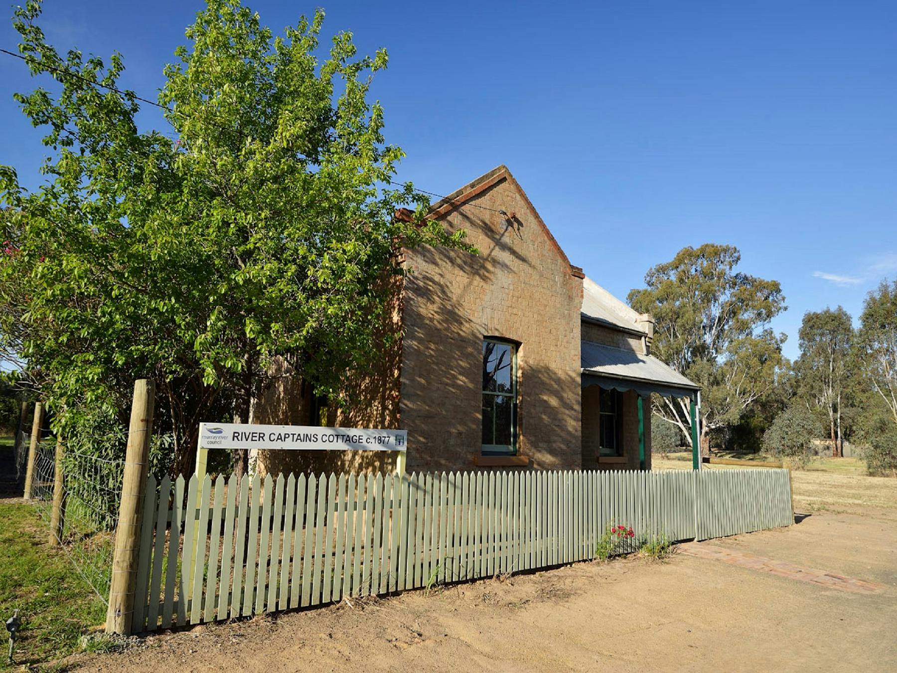 Old Captains Cottage Moama