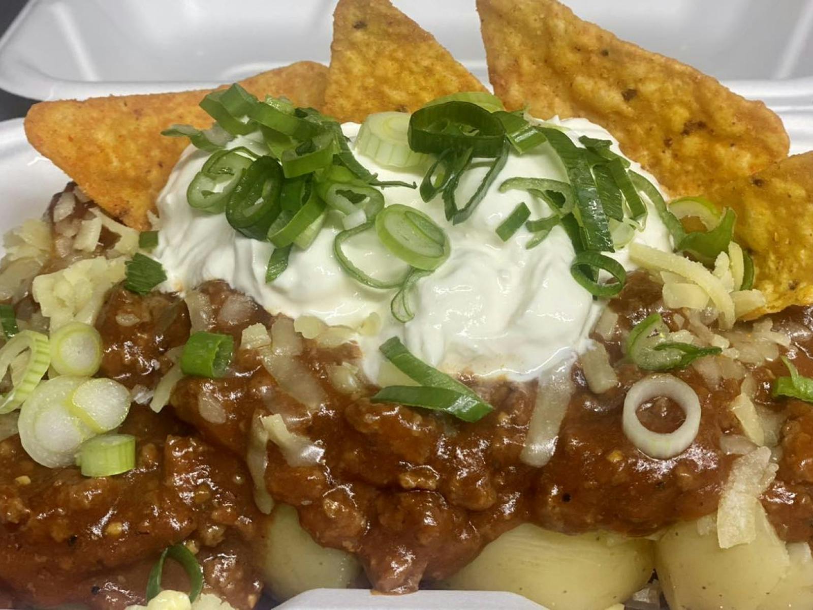 装土豆泥 肉酱 玉米片 奶酪 土豆