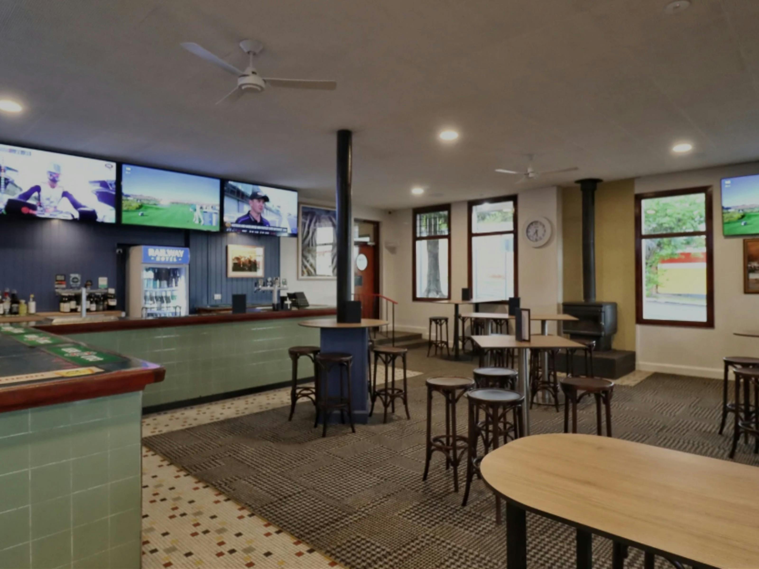 Railway Hotel Cowra edit