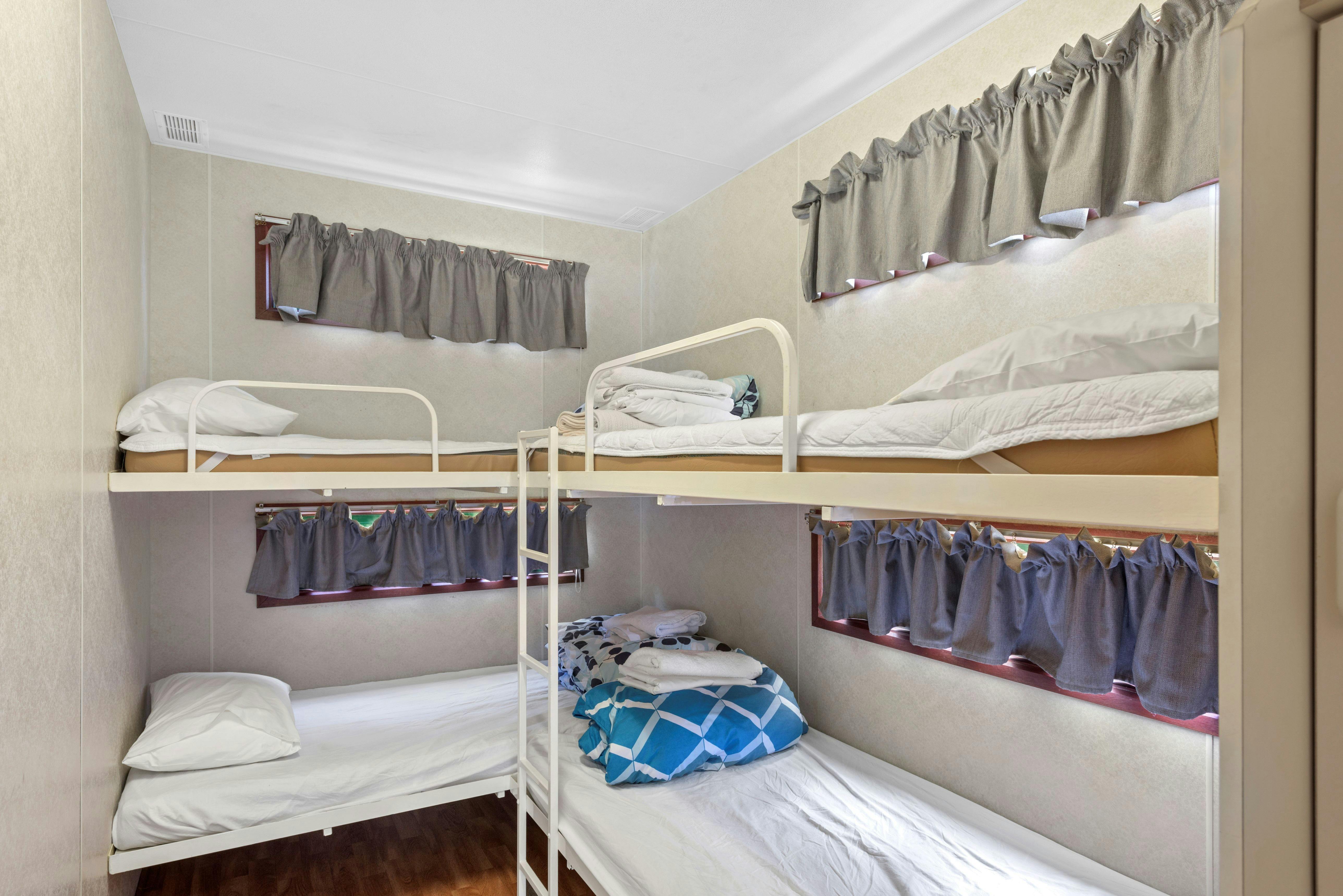 Superior Two Bedroom Pet Friendly Cabin  - Sleeps 6