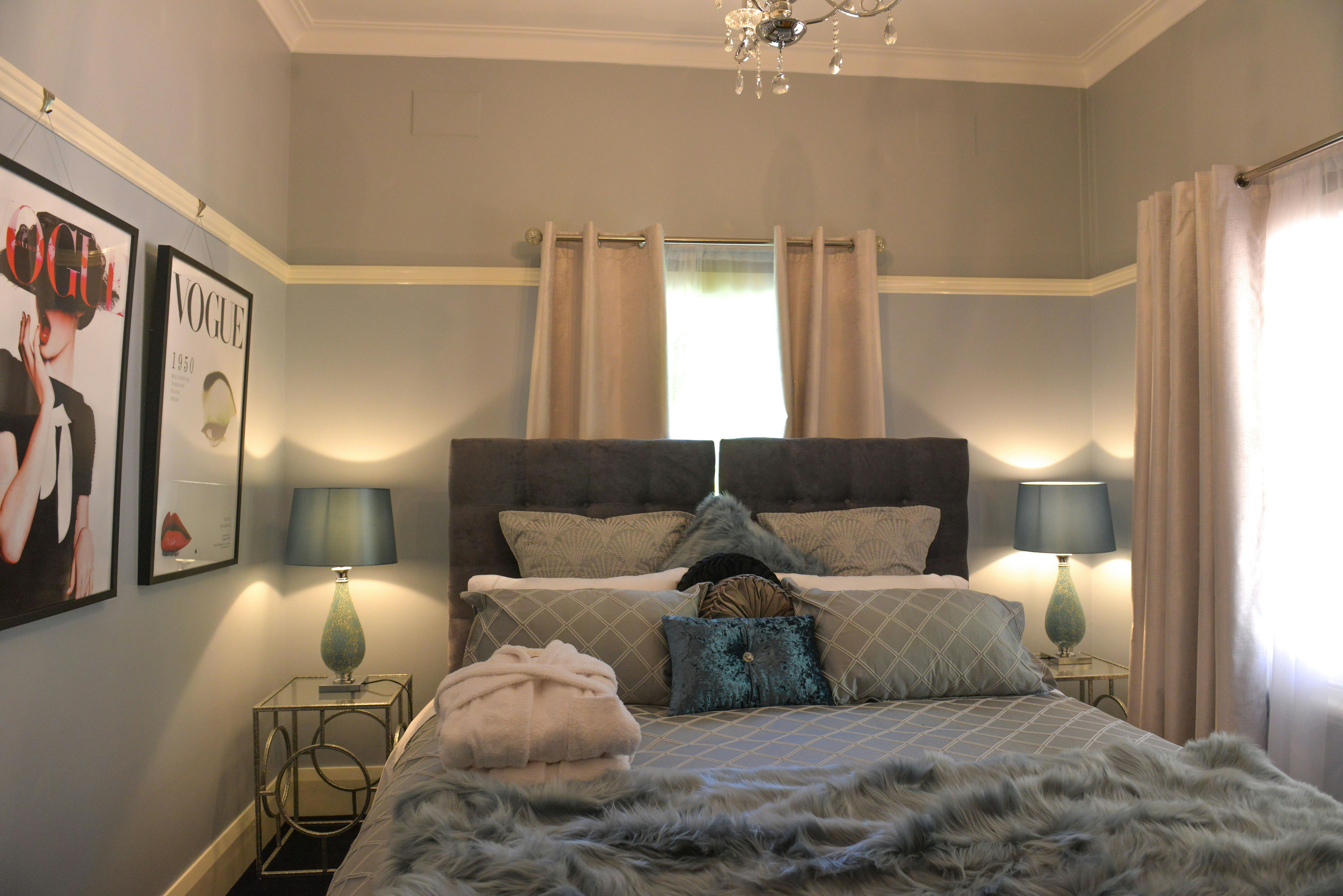 King bedroom with fine linen