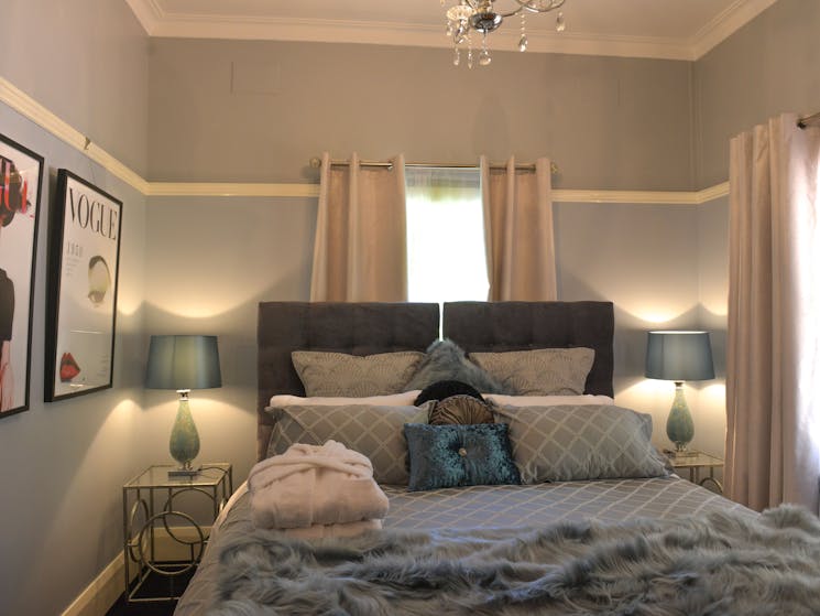 King bedroom with fine linen