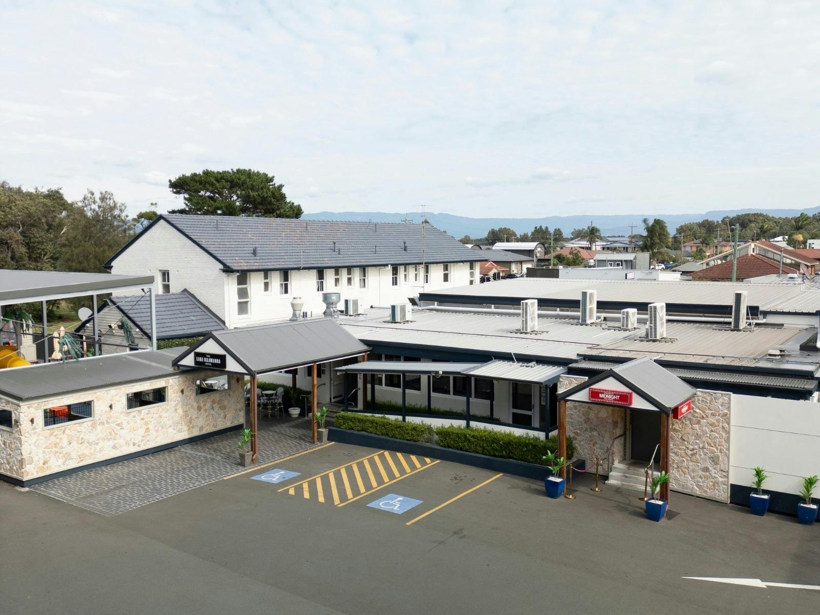 Aerial view of Lake Illawarra Hotel venue and carpark