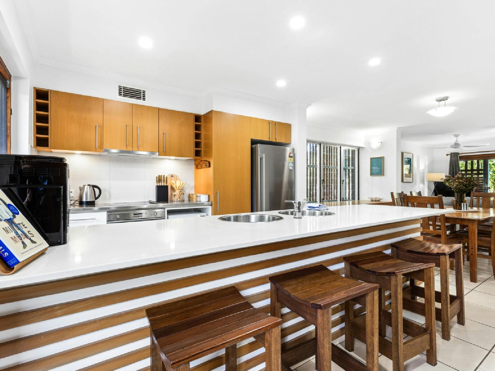 Breakfast bar and kitchen