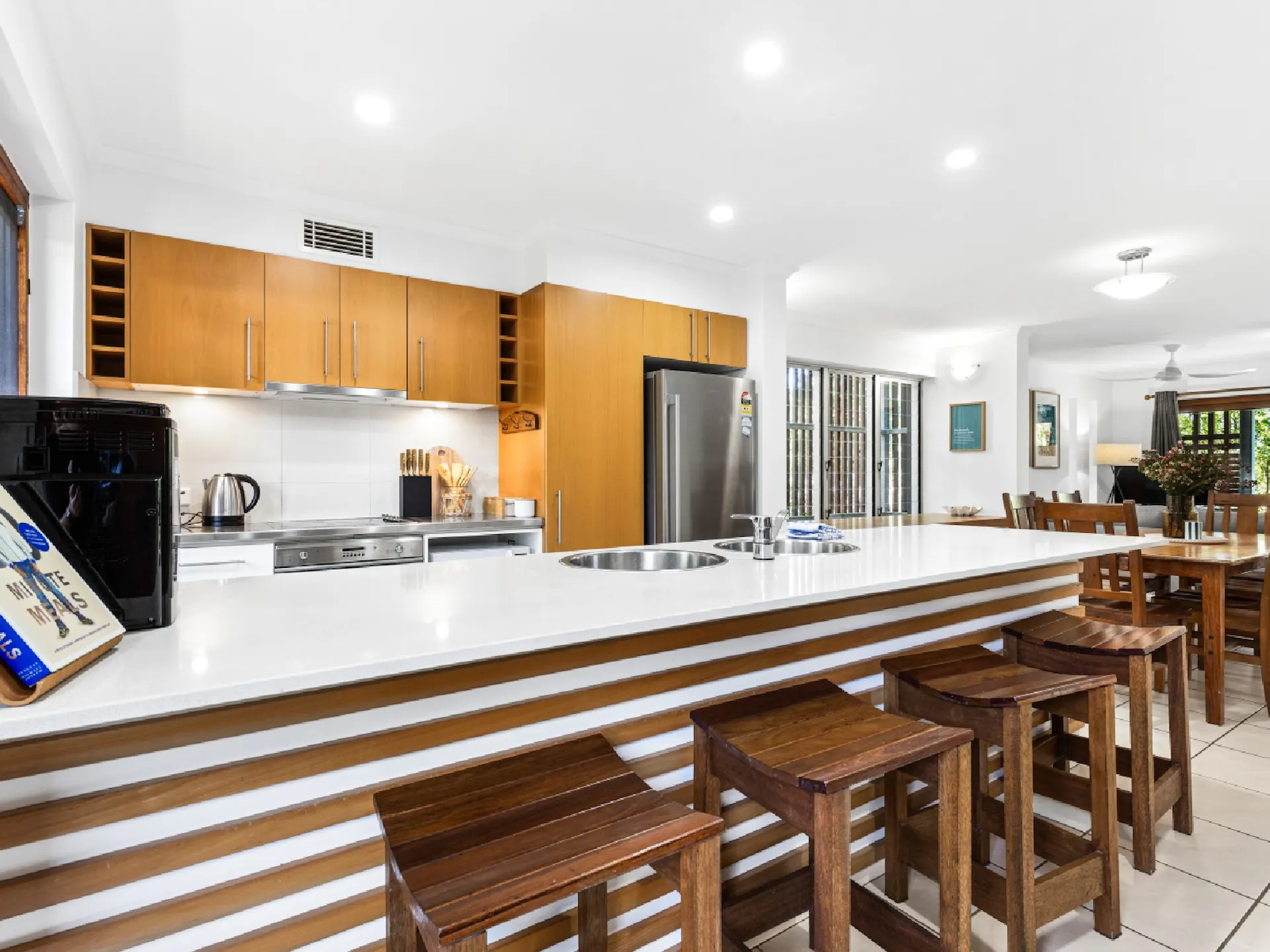 Breakfast bar and kitchen