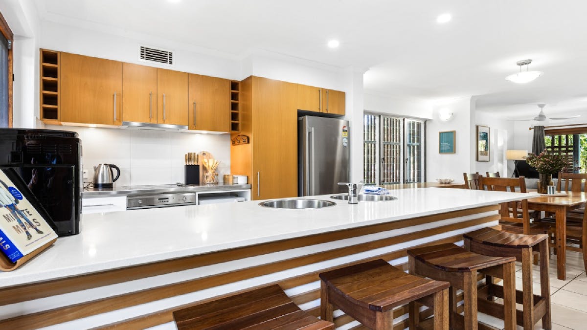 Breakfast bar and kitchen