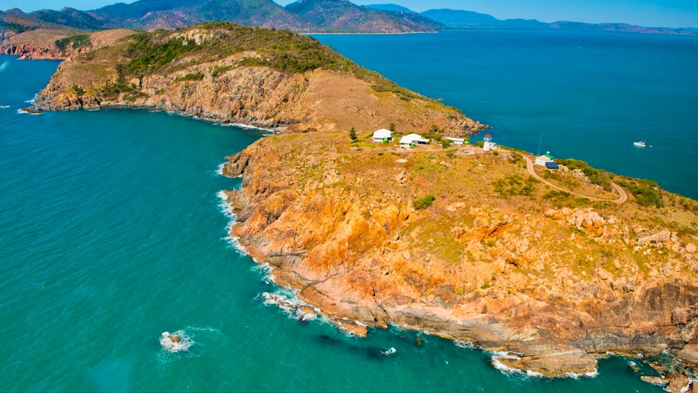 Cape Cleveland Lighthouse Scenic Flight & Picnic at Magnetic Island - Townsville Helicopters