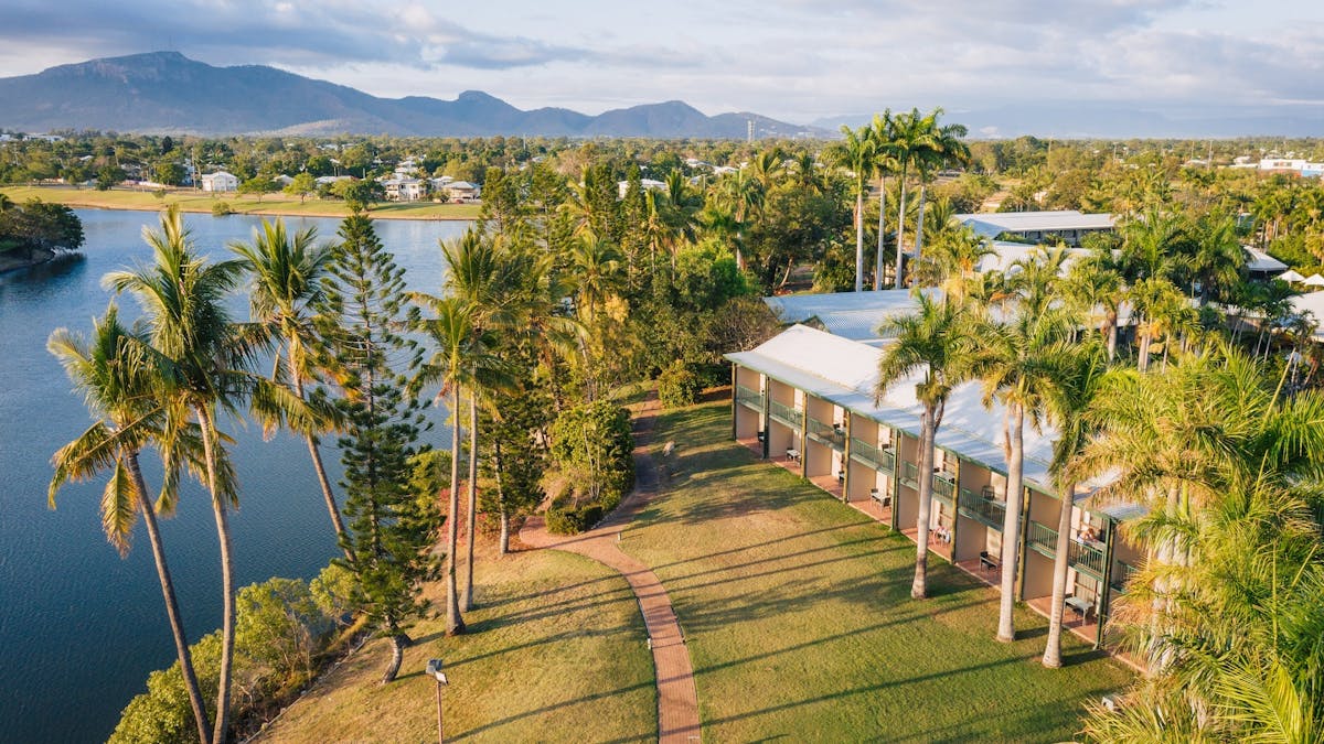 Views of Lake Curralea at Mercure Townsville