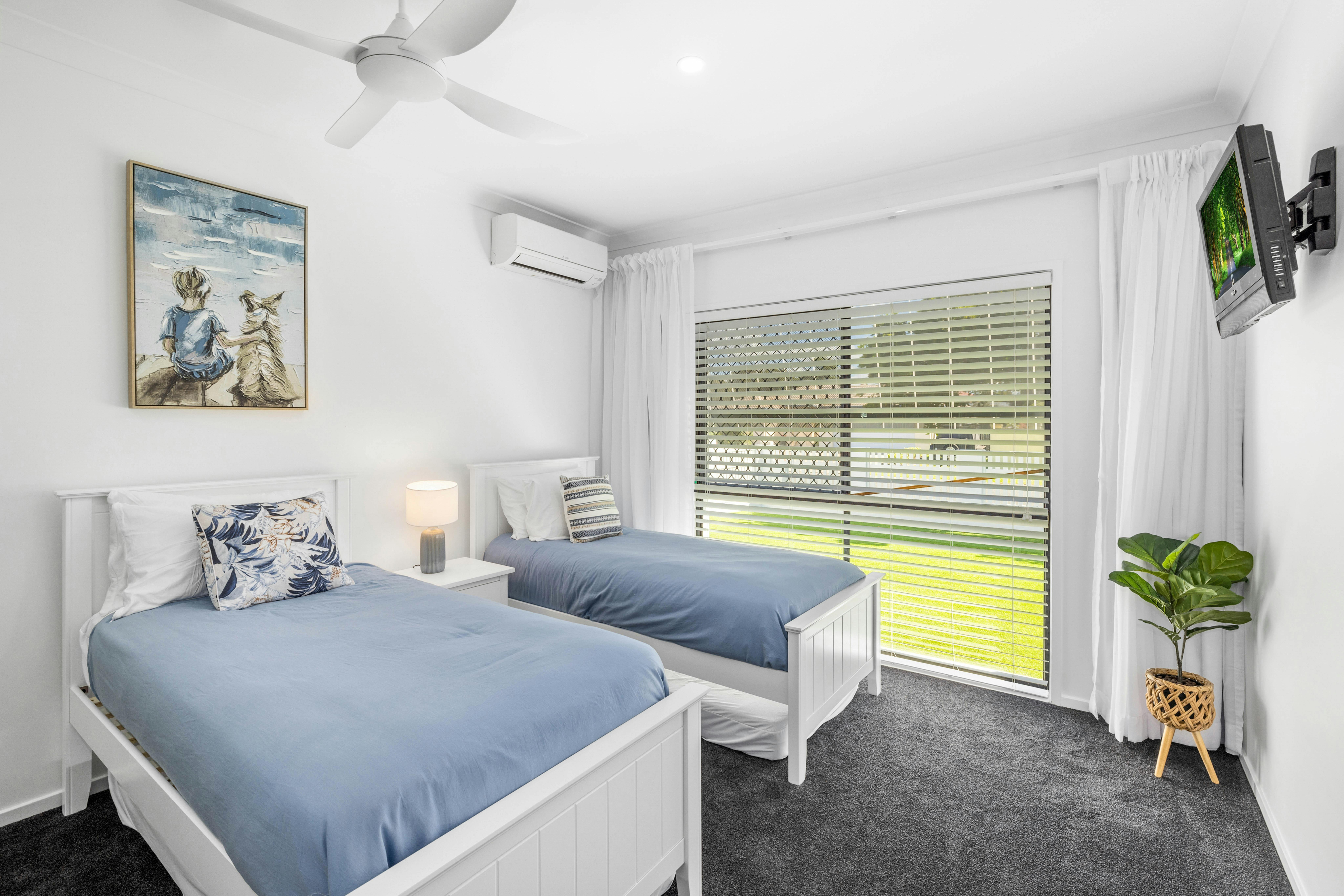 Opulent Canal-Front Retreat