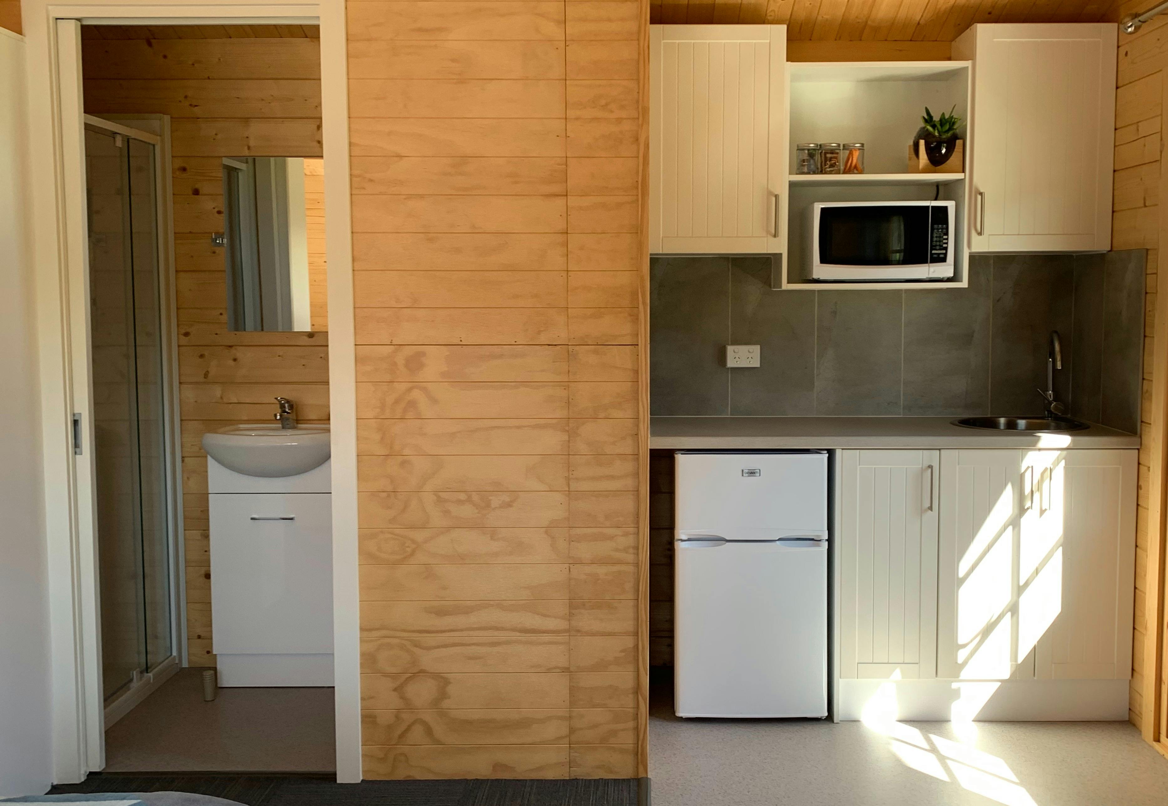Cottage bathroom & kitchenette