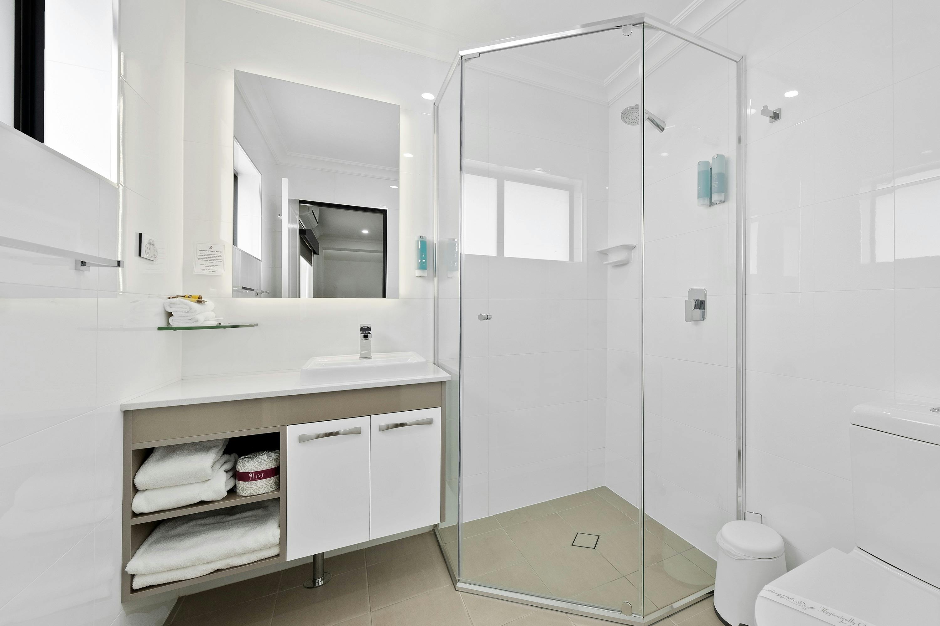 Superior Queen Room at Bluegum Dubbo