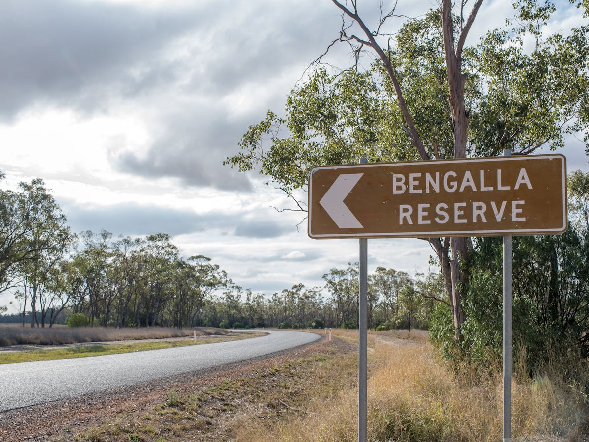 Road sign pointing to Bengalla Reserve