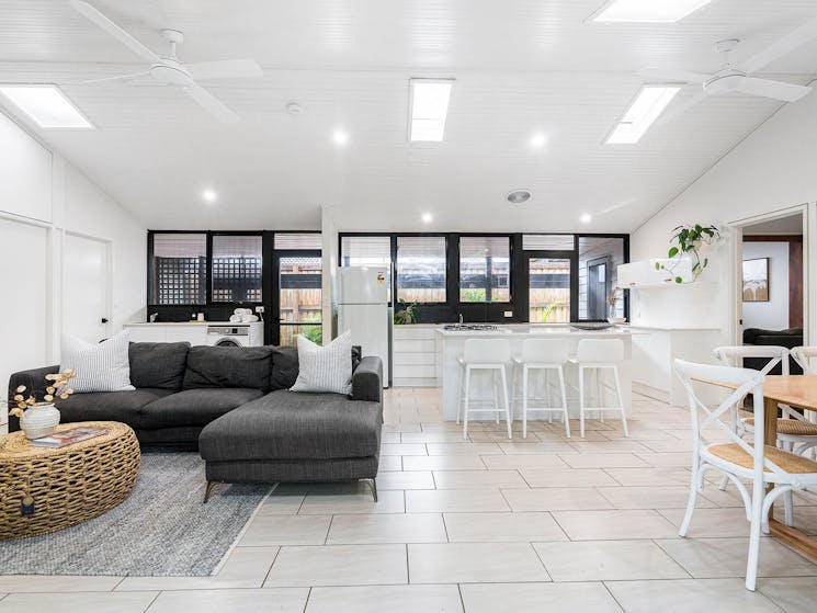 Bangalleys - Byron Bay - Open-plan Kitchen, Living and Dining