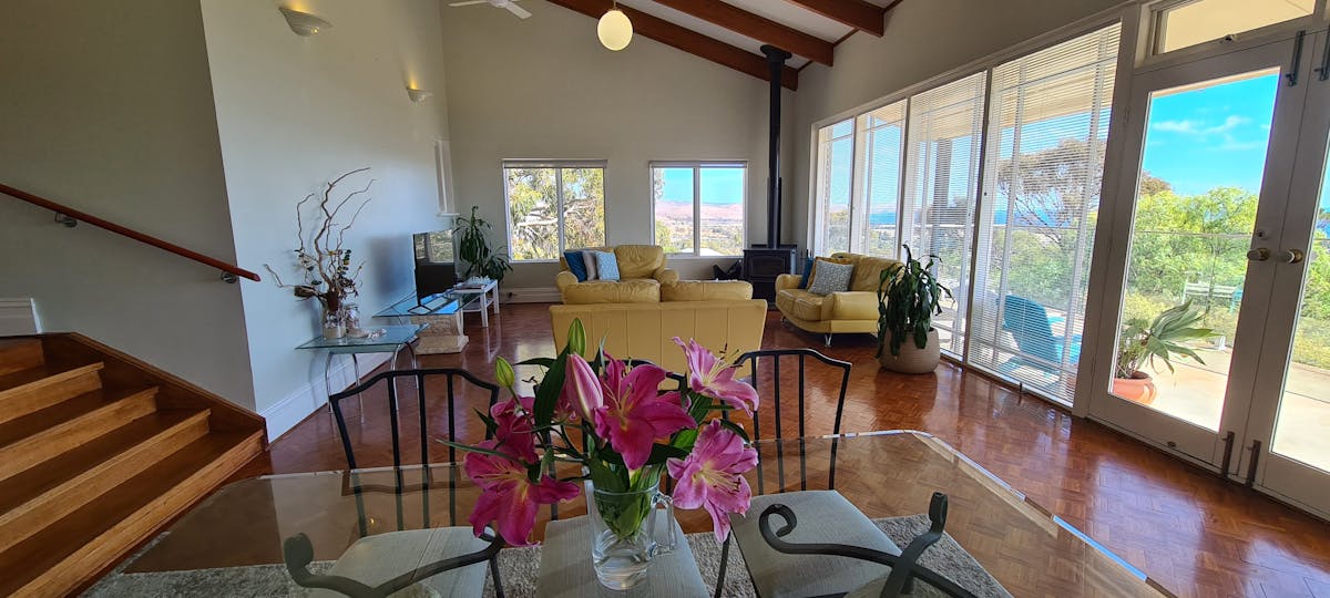 Seaview House Normanville - Coastal Views Dining